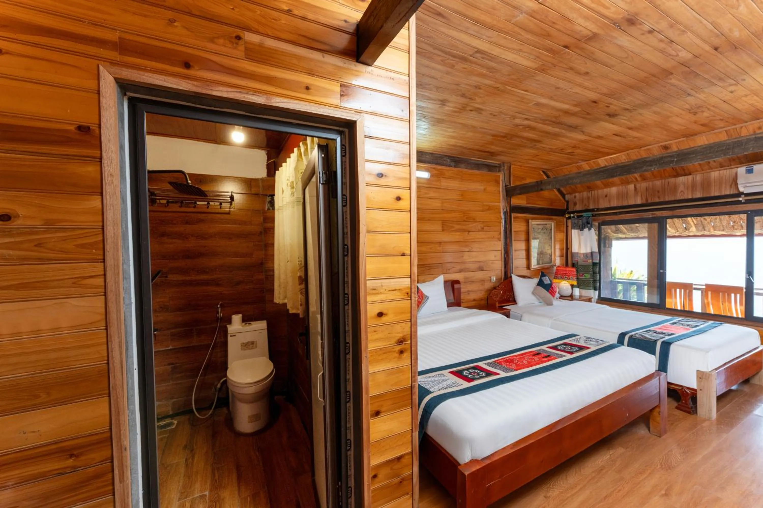 Bed in Muong Hoa River View Hotel