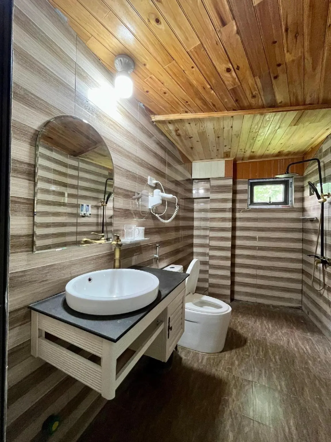 Bathroom in Muong Hoa River View Hotel