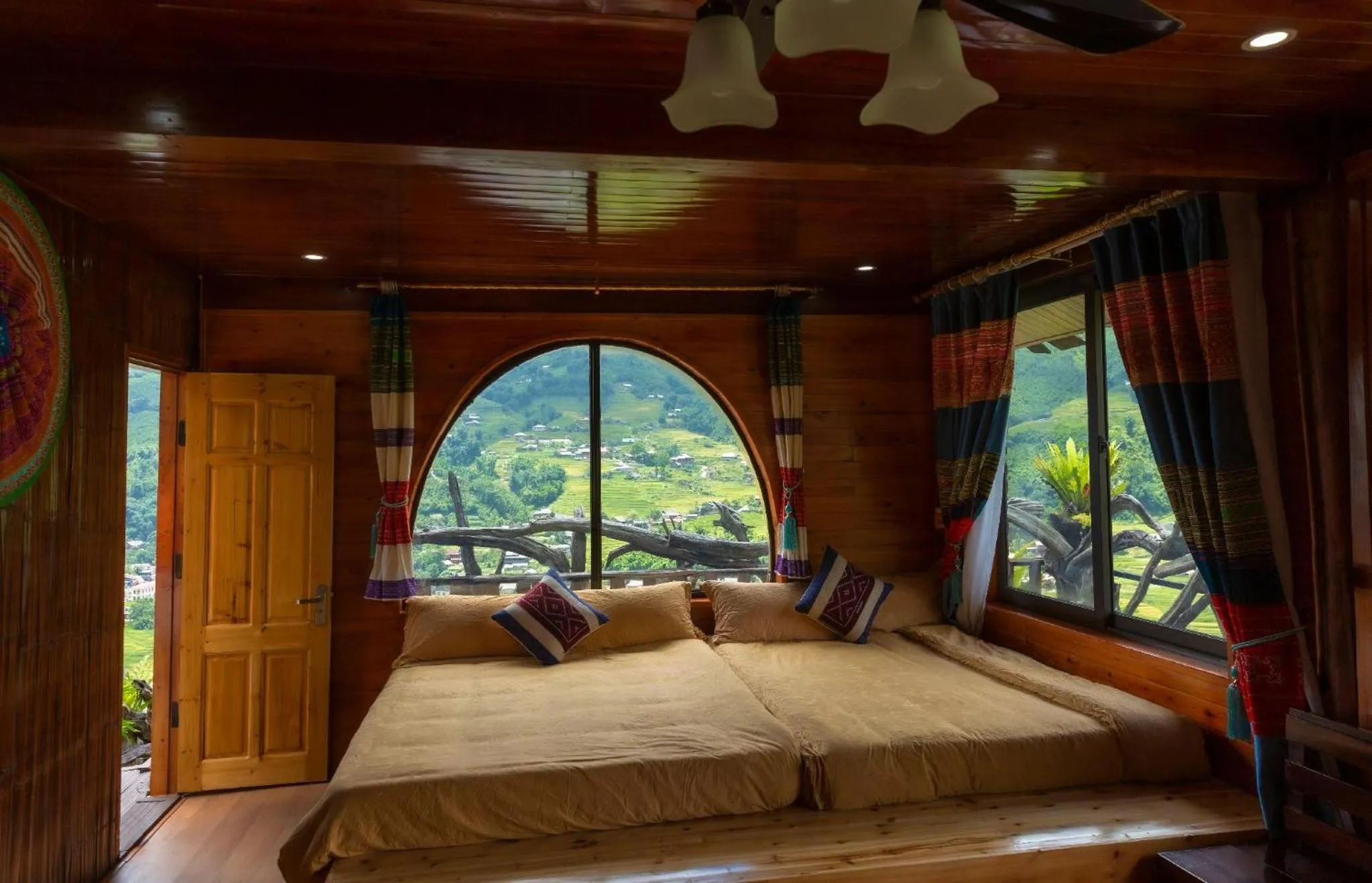 Bedroom, Bed in Muong Hoa River View Hotel