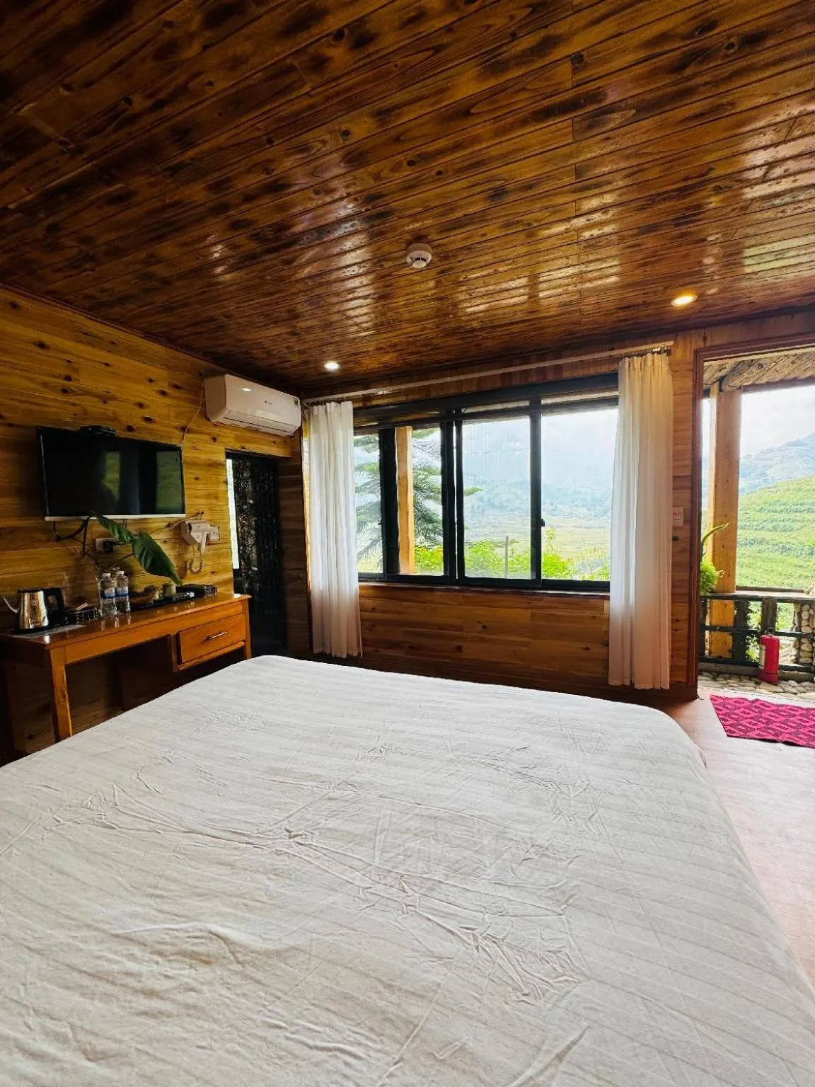 View (from property/room), Bed in Muong Hoa River View Hotel