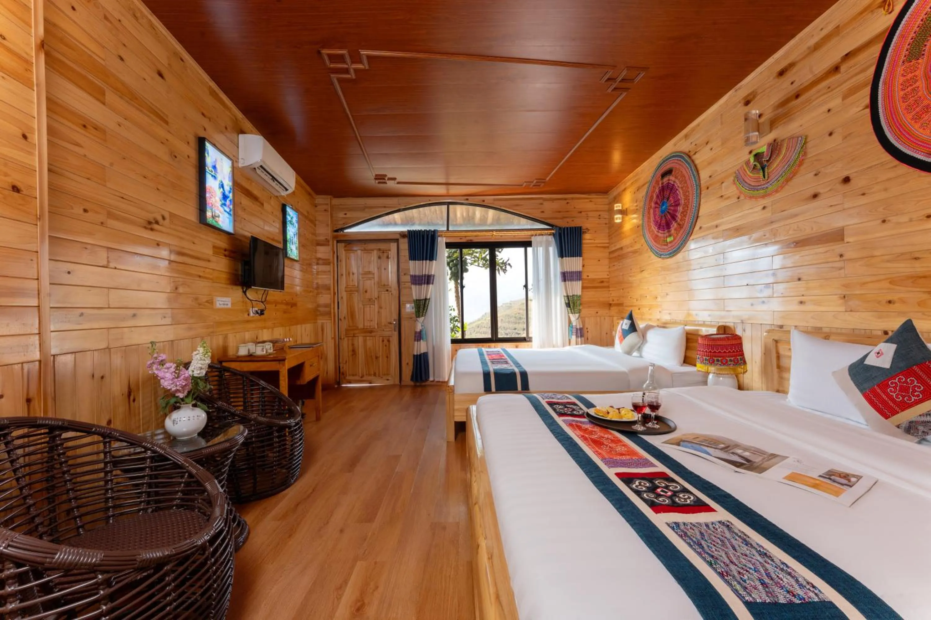 Bed in Muong Hoa River View Hotel