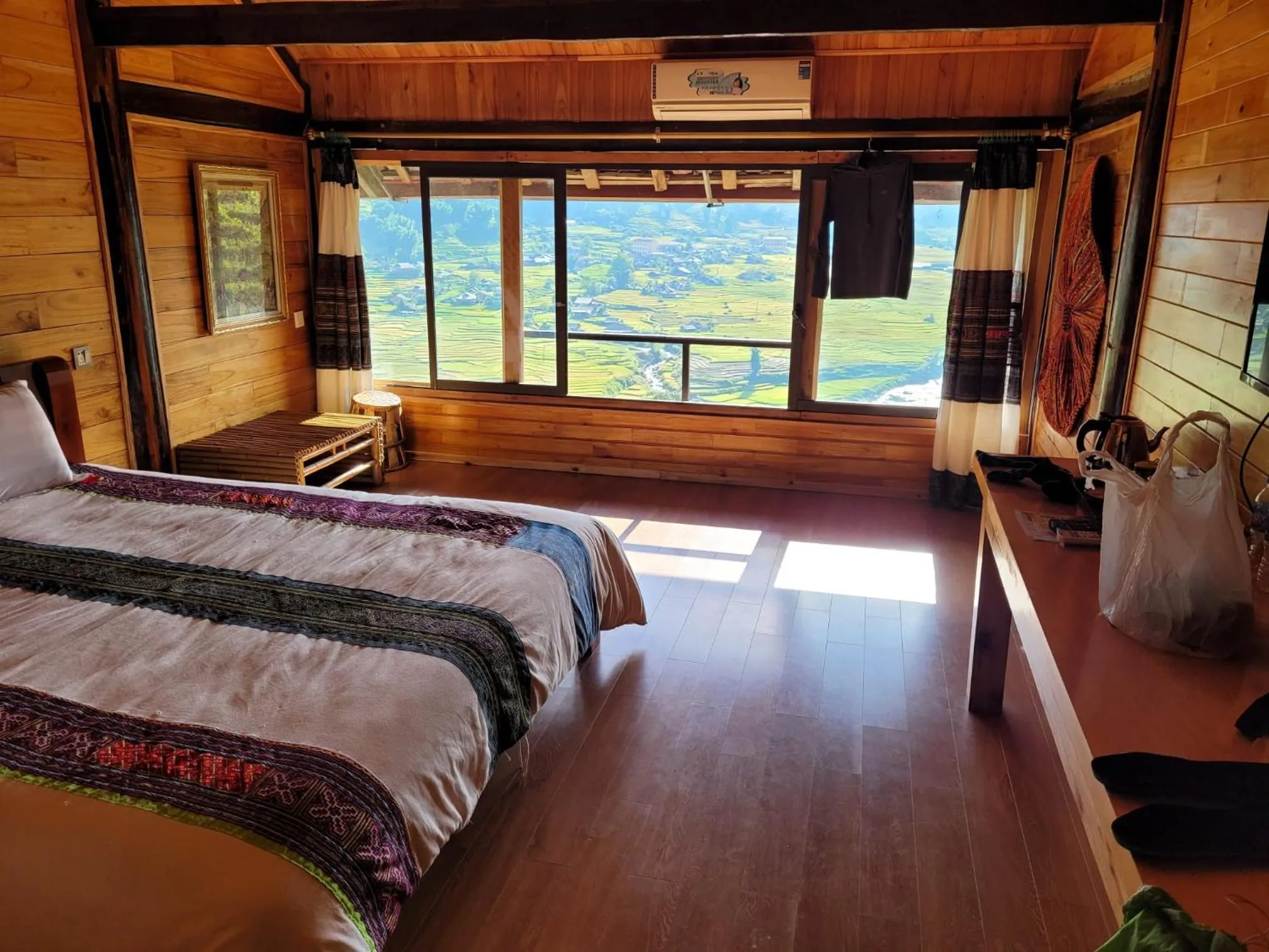 Bed in Muong Hoa River View Hotel