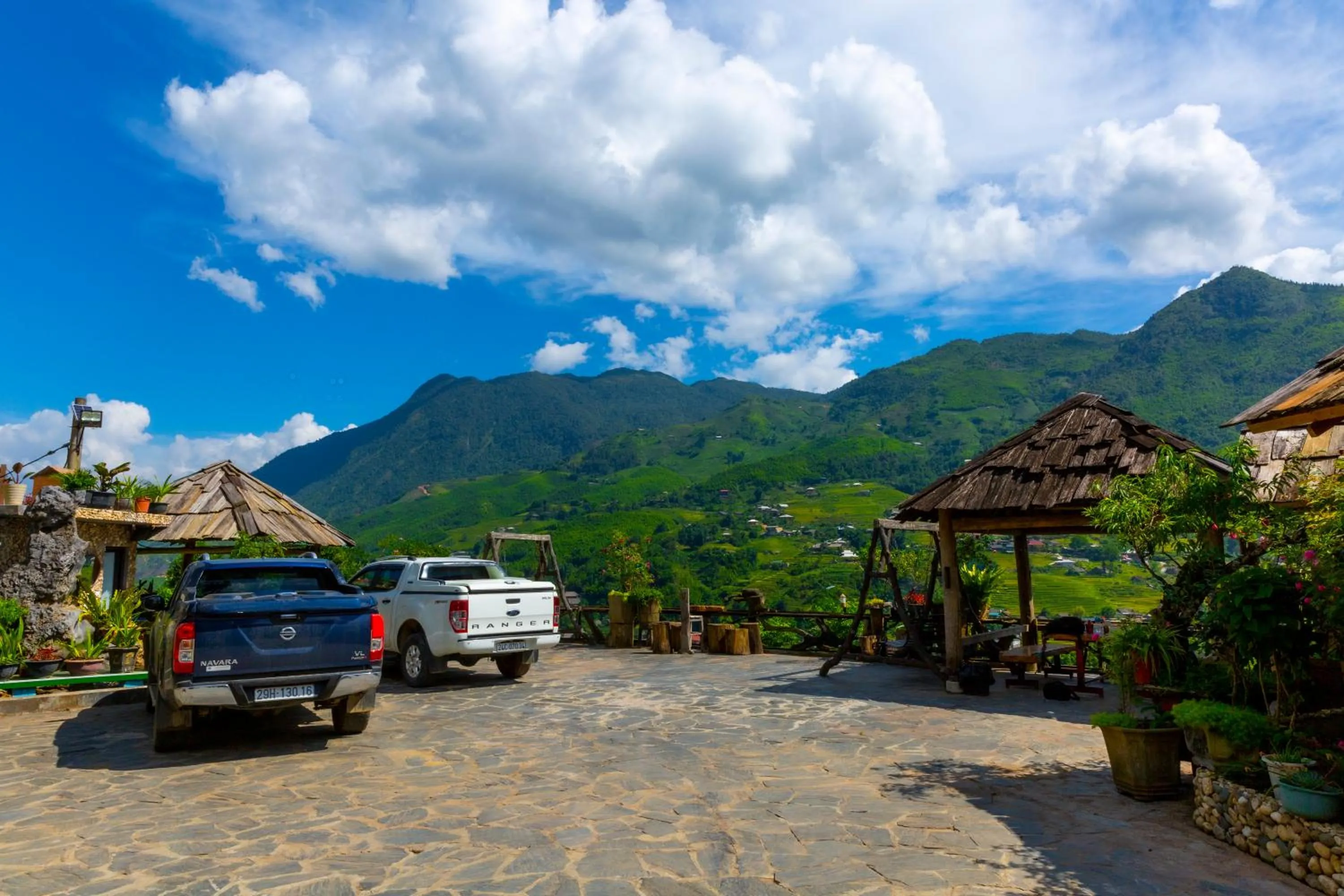 Parking in Muong Hoa River View Hotel