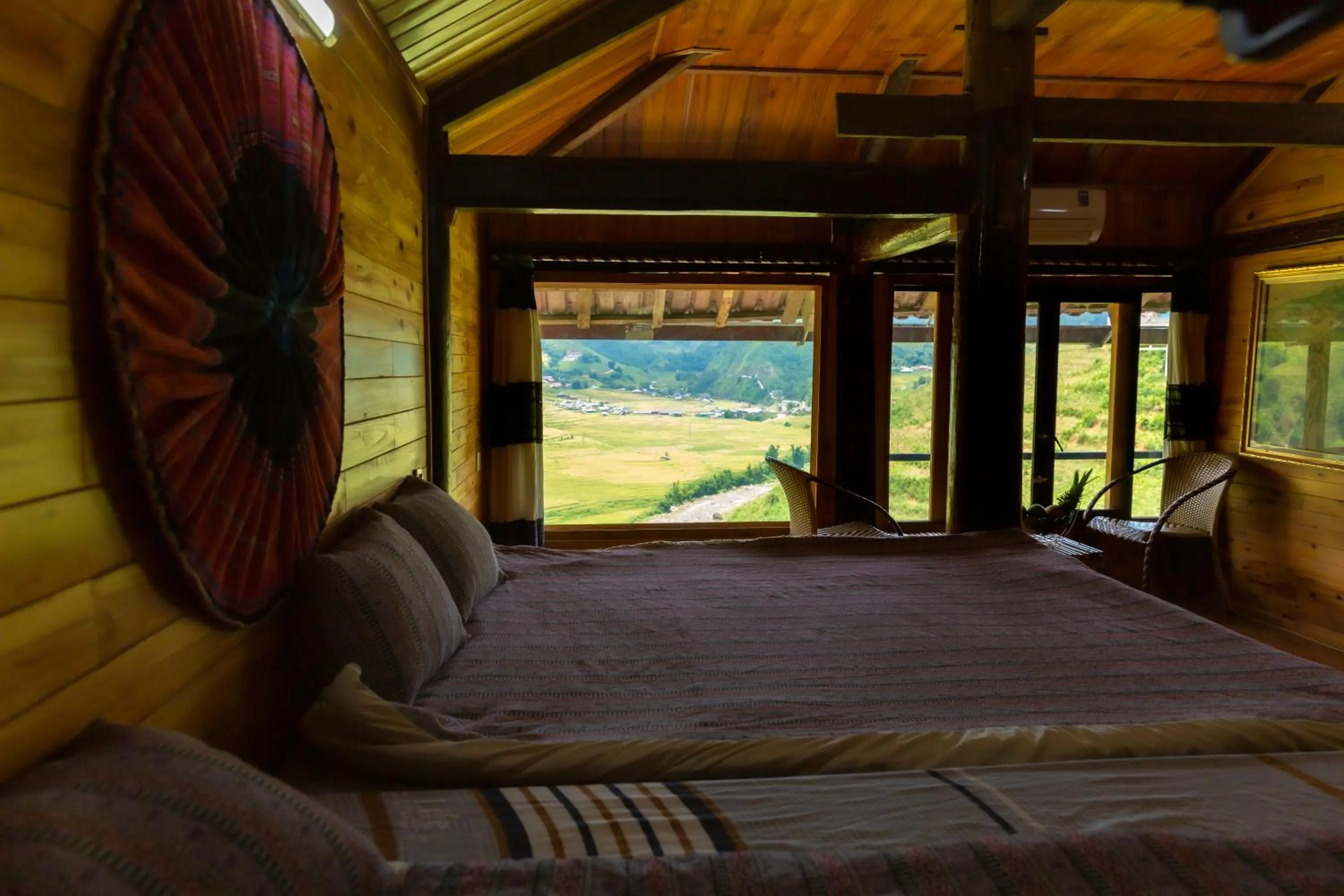 Bed in Muong Hoa River View Hotel