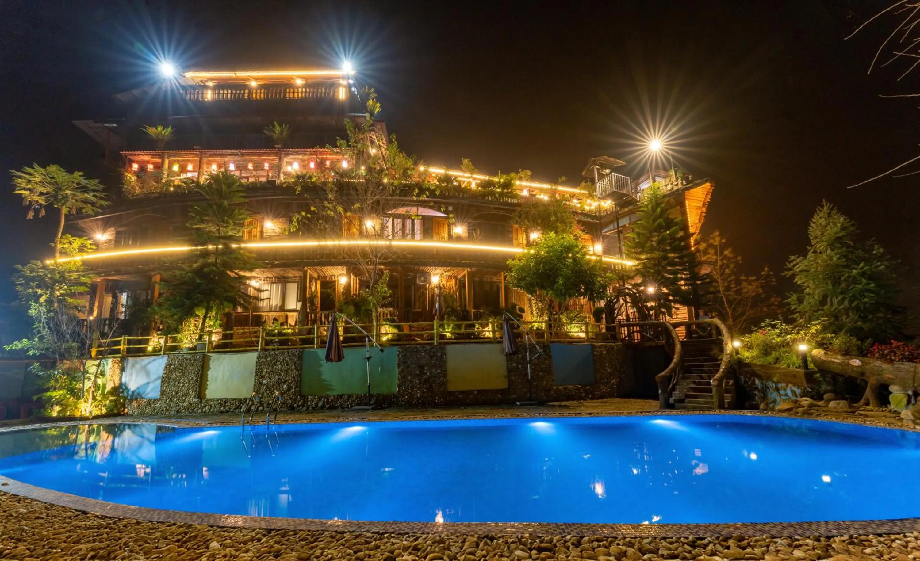Pool view in Muong Hoa River View Hotel