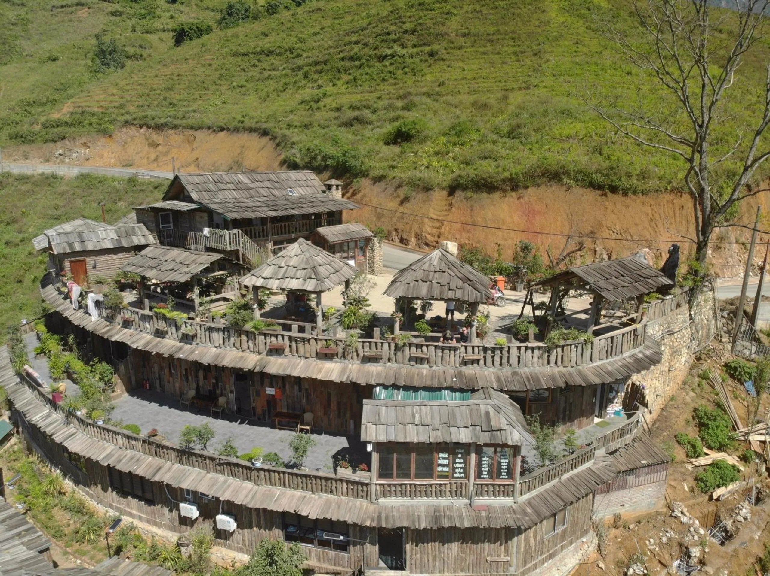 Property building in Muong Hoa River View Hotel