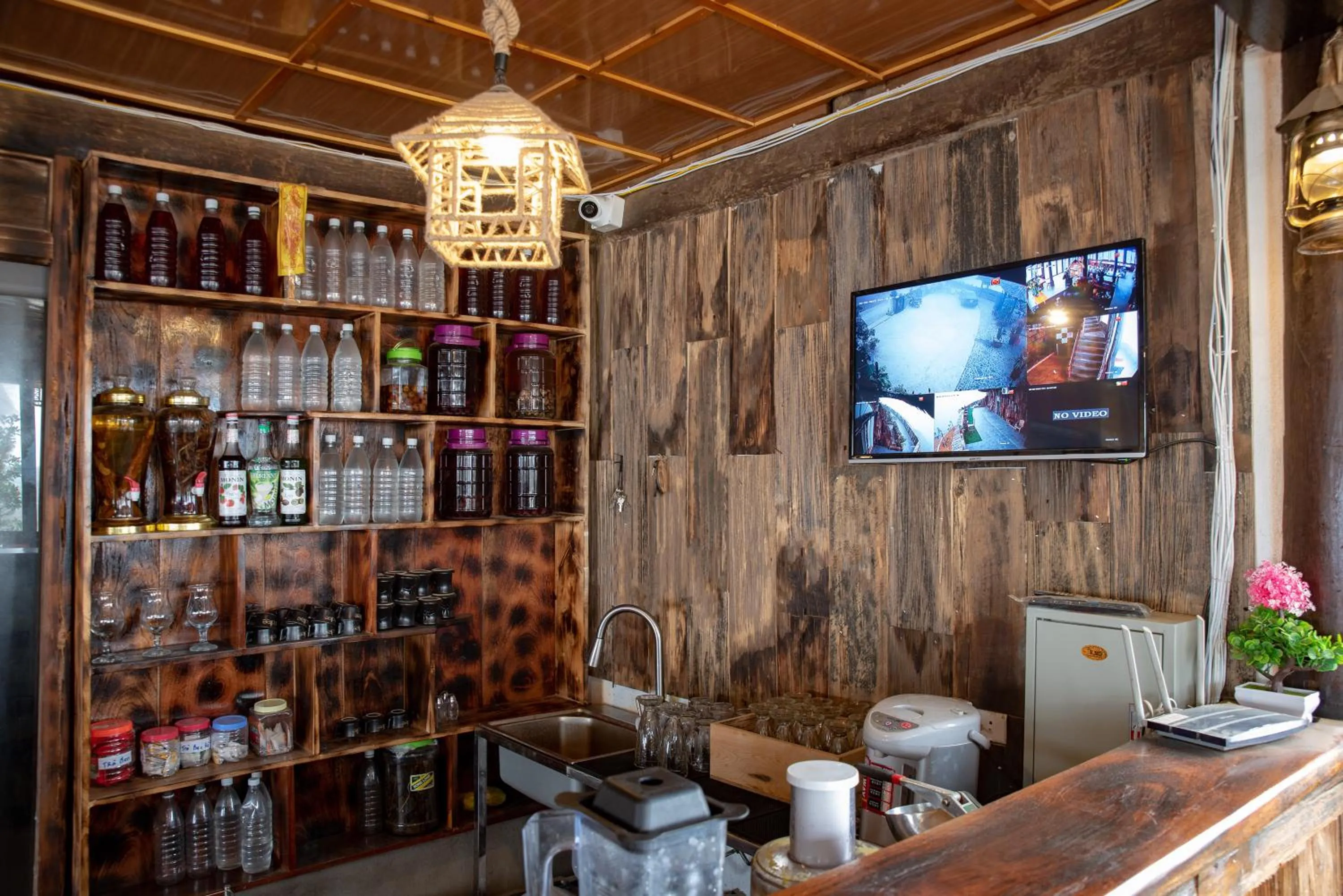 Restaurant/places to eat in Muong Hoa River View Hotel