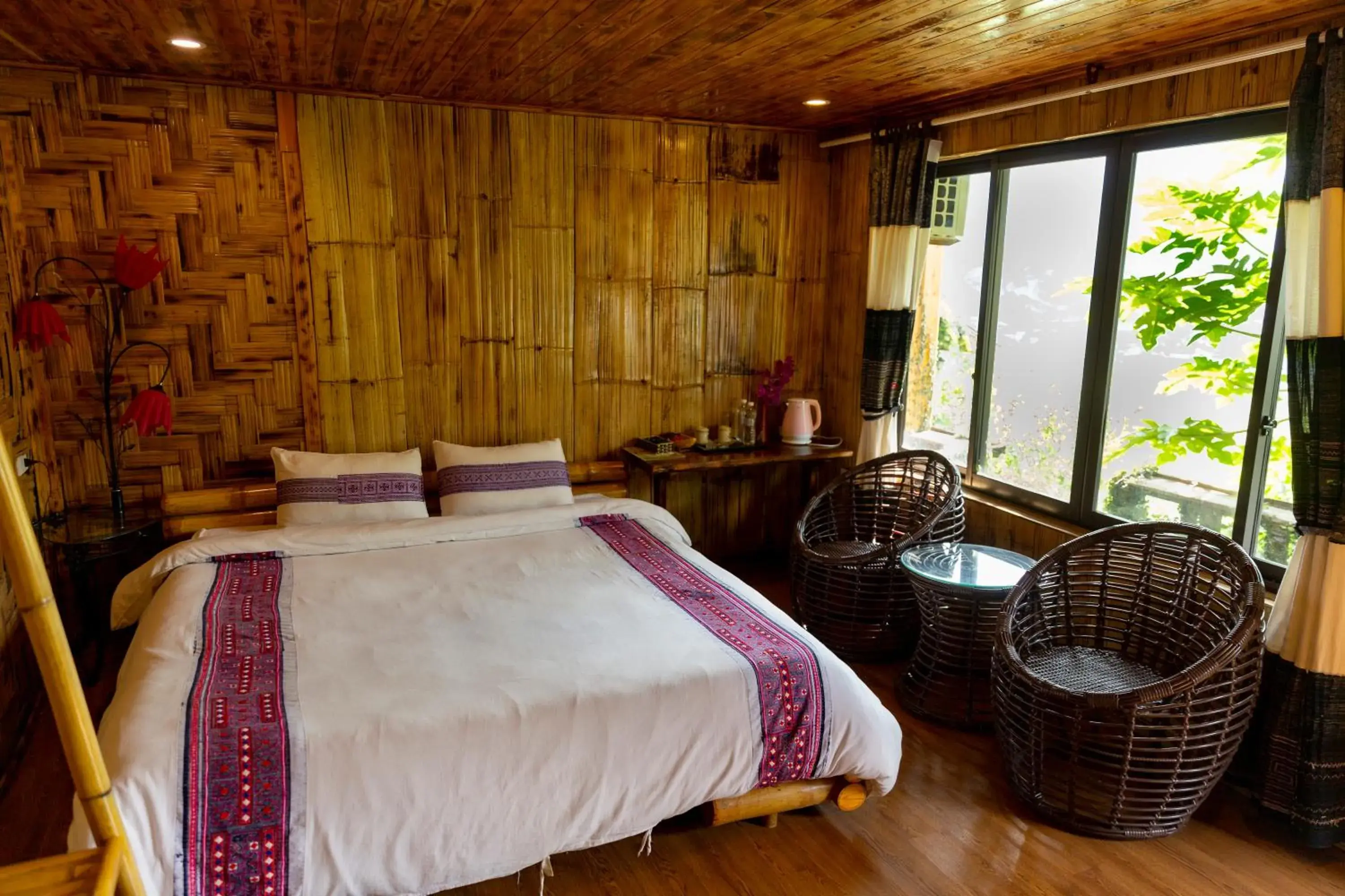 Double Room with Garden View in Mường Hoa River View Homestay Double Room with Garden View in Mường Hoa River View Homestay