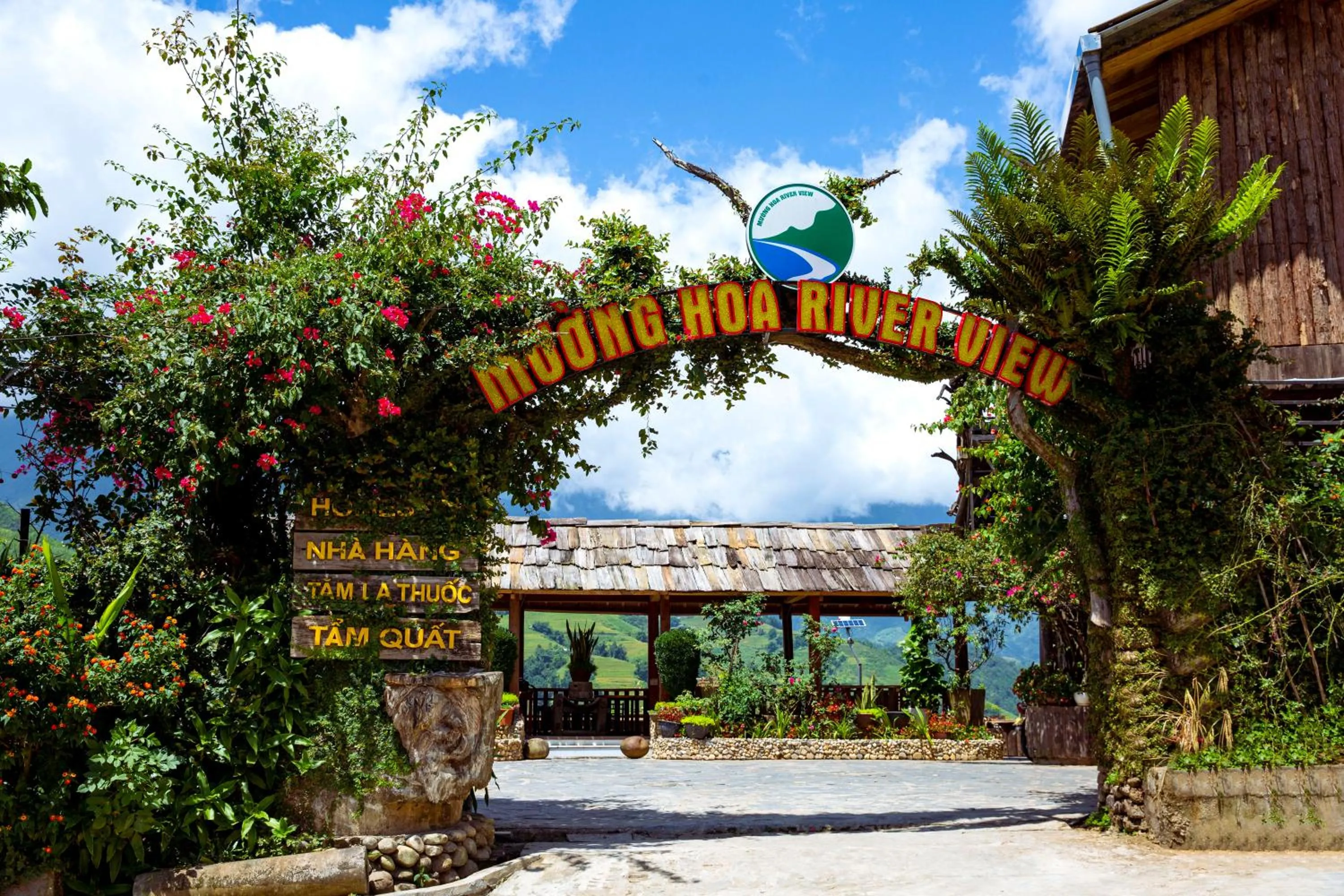 Facade/entrance in Muong Hoa River View Hotel