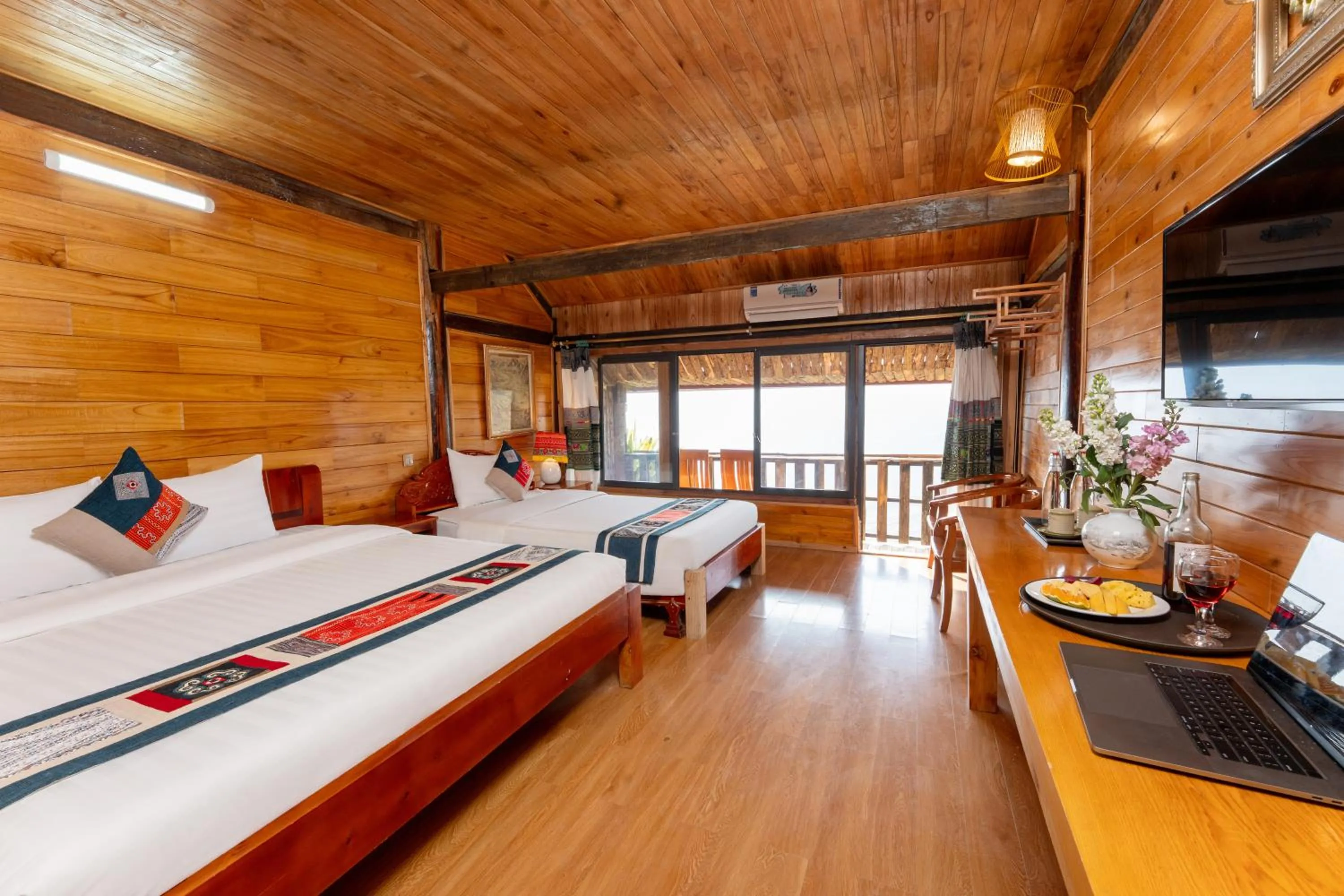 Bedroom, Bed in Muong Hoa River View Hotel