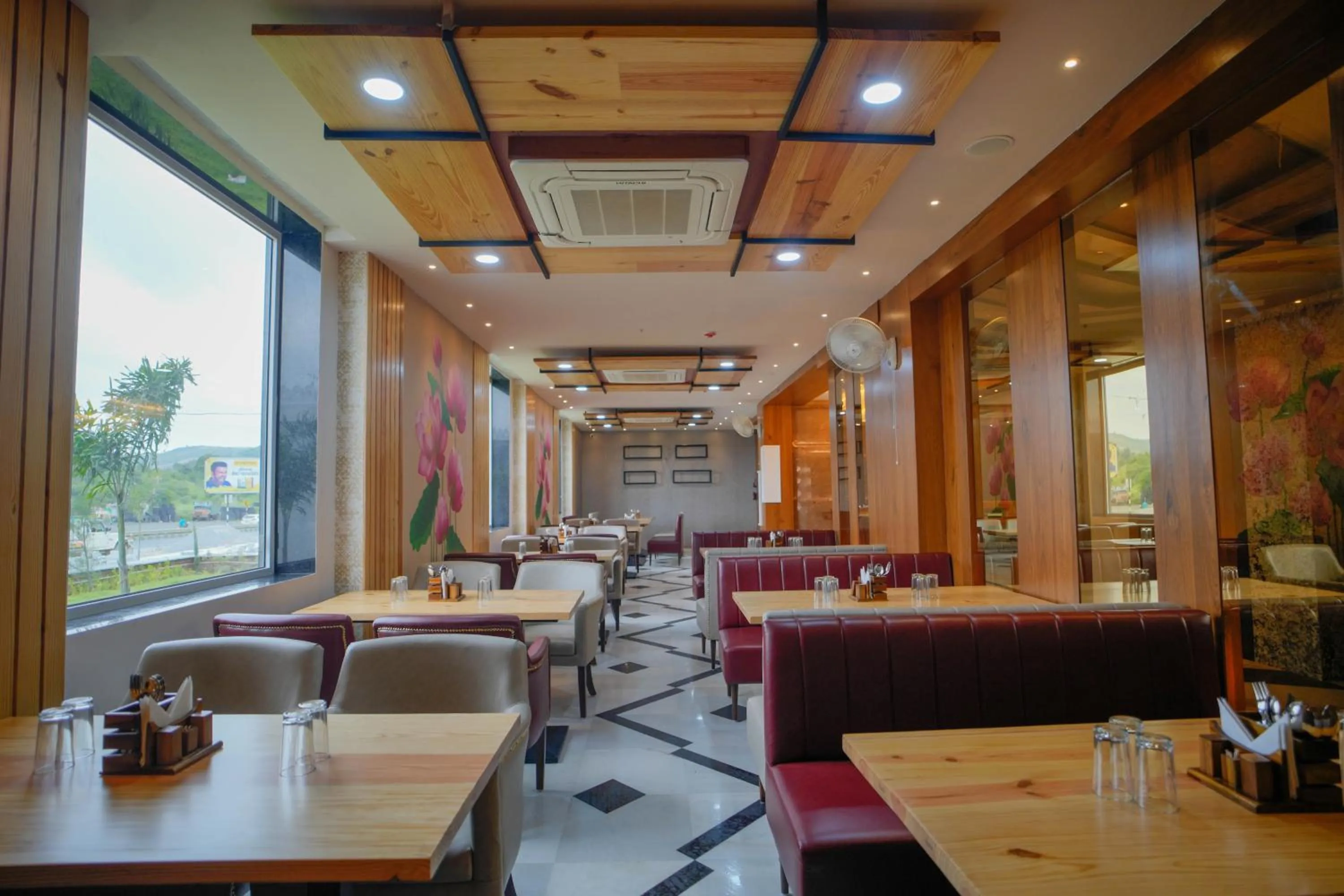 Restaurant/places to eat in The Ekling Garh Hotel & Resort