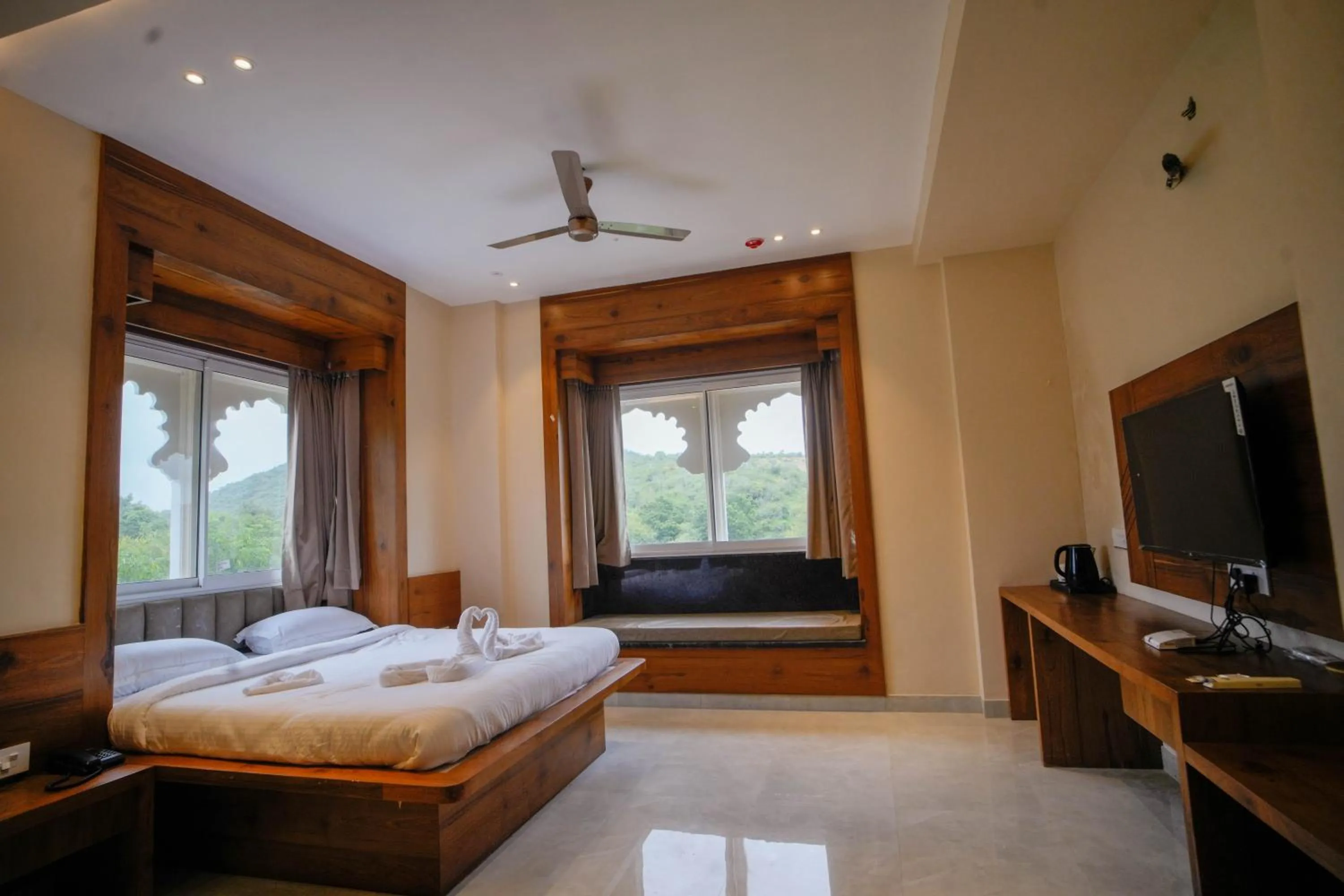 Bed in The Ekling Garh Hotel & Resort