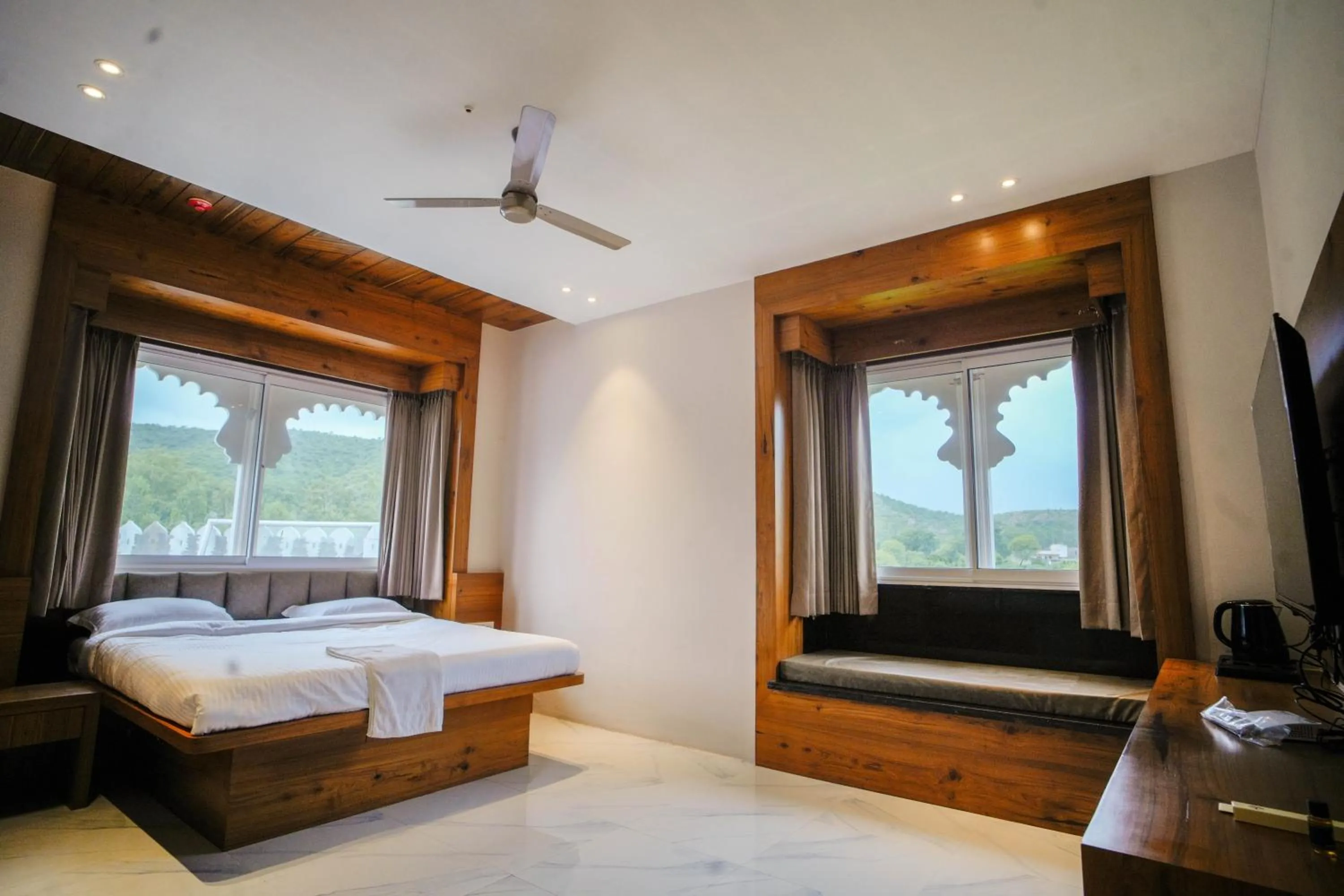 Bed in The Ekling Garh Hotel & Resort