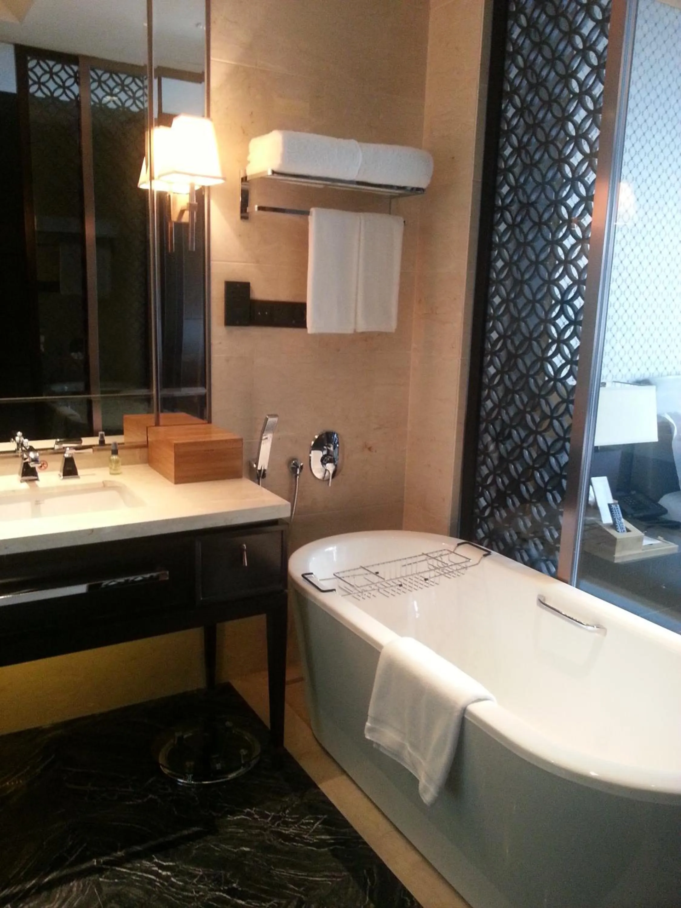 Bathroom, Bed in Primus Hotel Qipan Moutain Shenyang