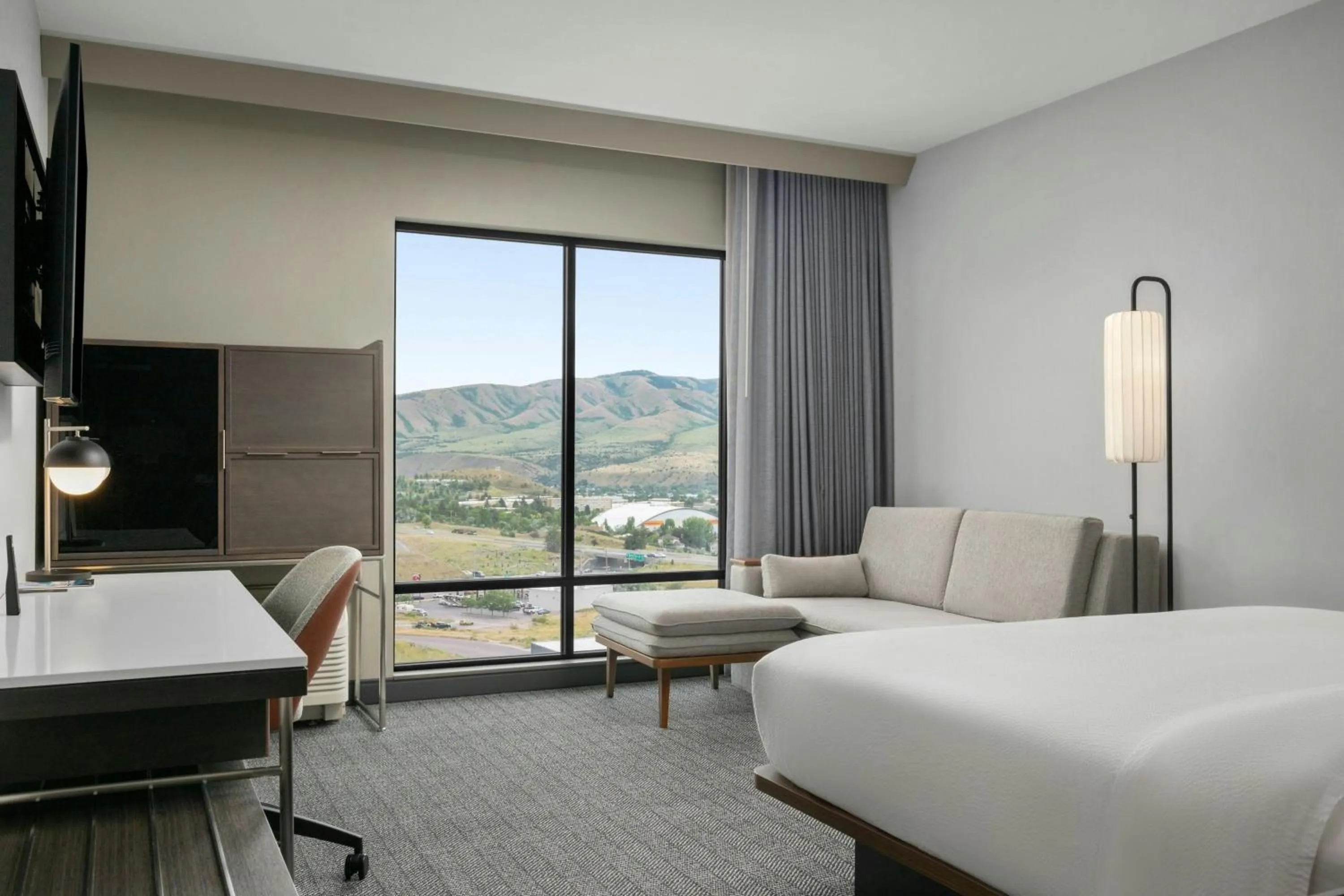 Photo of the whole room, Bed in Courtyard by Marriott Pocatello