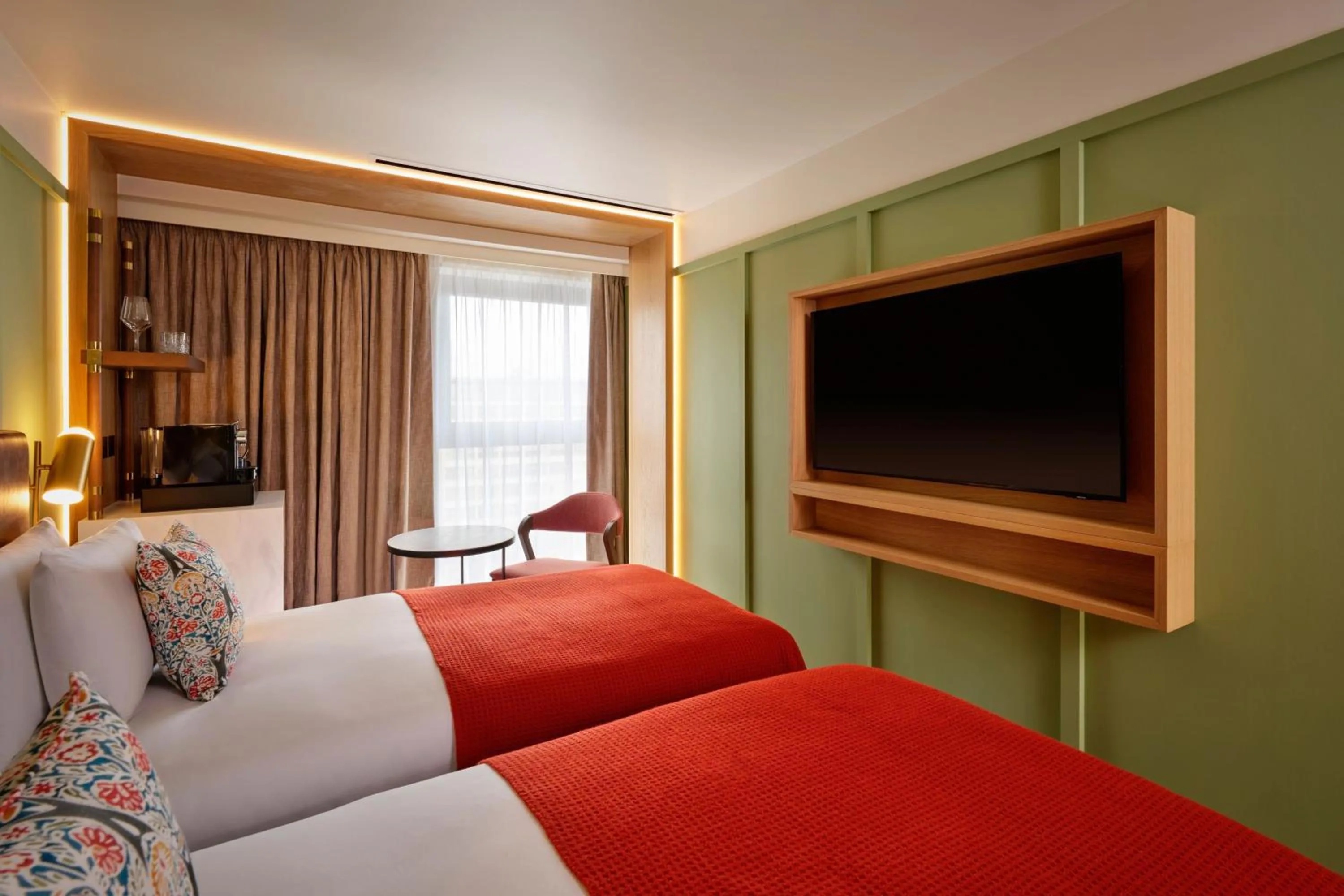 Bedroom, Bed in The Reach at Piccadilly, Manchester, a Tribute Portfolio Hotel