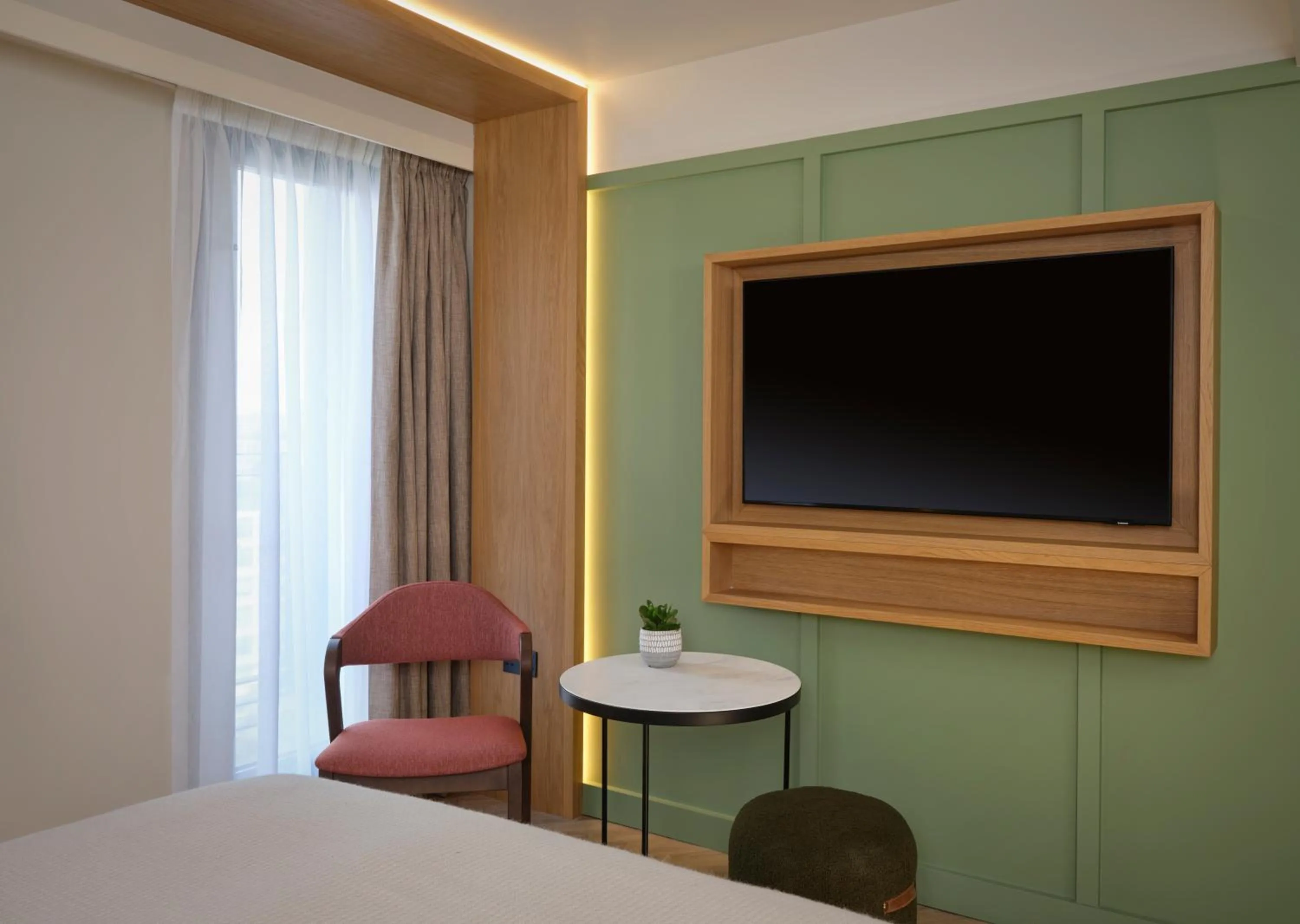 Photo of the whole room, Bed in The Reach at Piccadilly, Manchester, a Tribute Portfolio Hotel