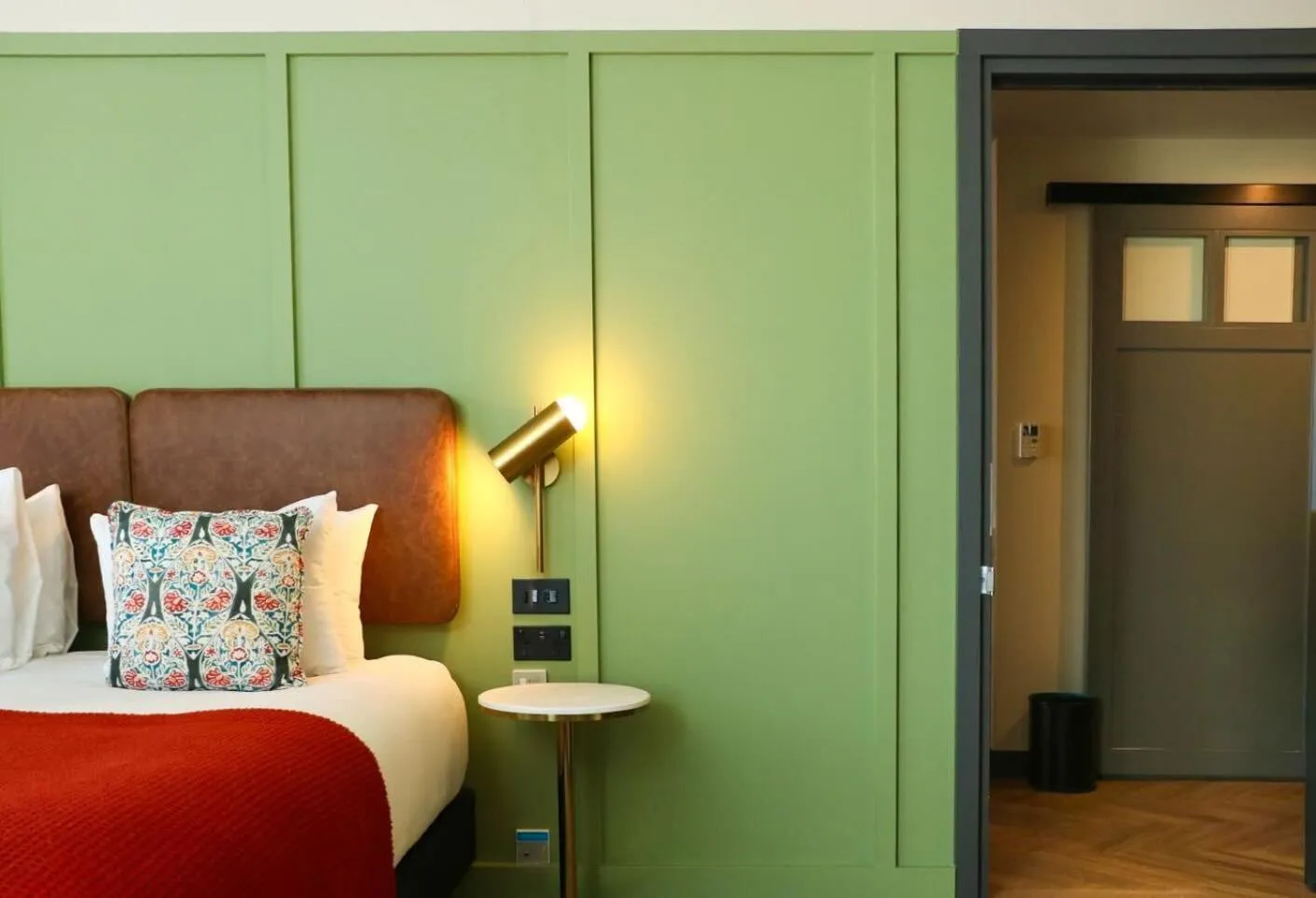 Bed in The Reach at Piccadilly, Manchester, a Tribute Portfolio Hotel