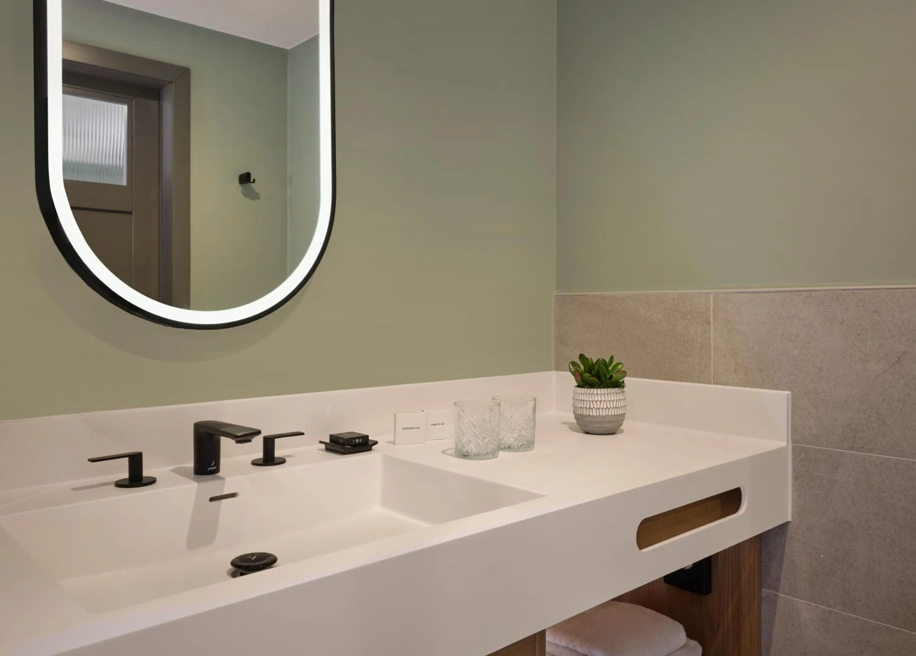 Bathroom in The Reach at Piccadilly, Manchester, a Tribute Portfolio Hotel