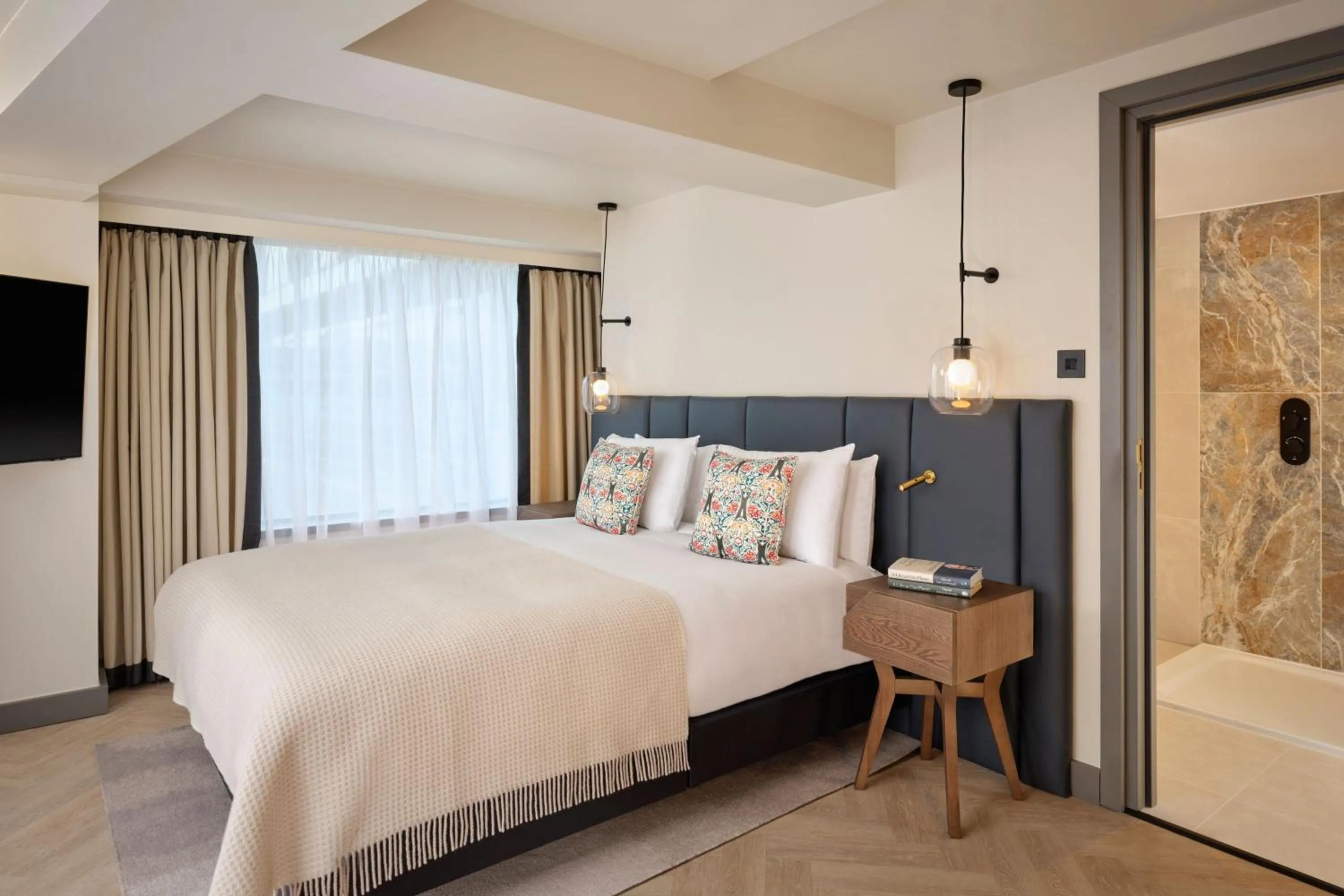 Photo of the whole room, Bed in The Reach at Piccadilly, Manchester, a Tribute Portfolio Hotel