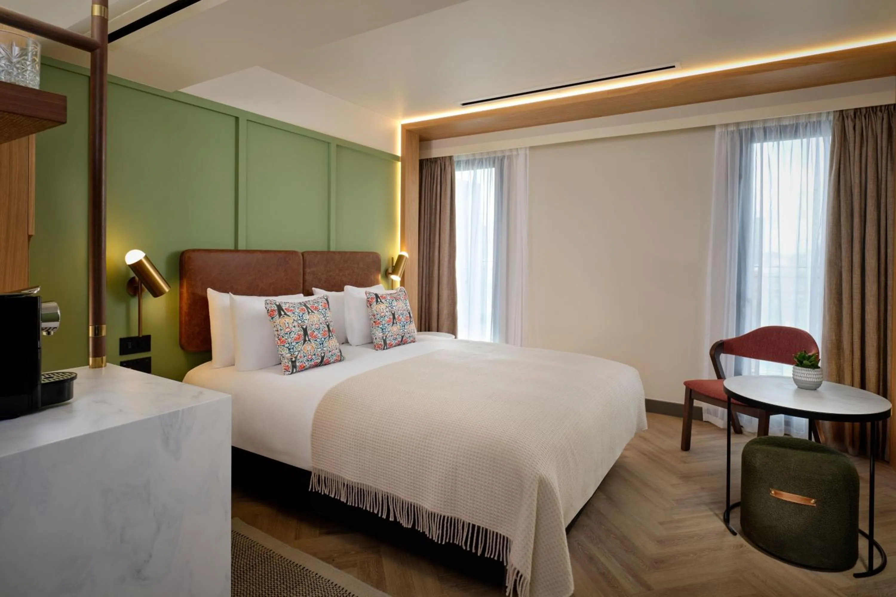 Photo of the whole room, Bed in The Reach at Piccadilly, Manchester, a Tribute Portfolio Hotel