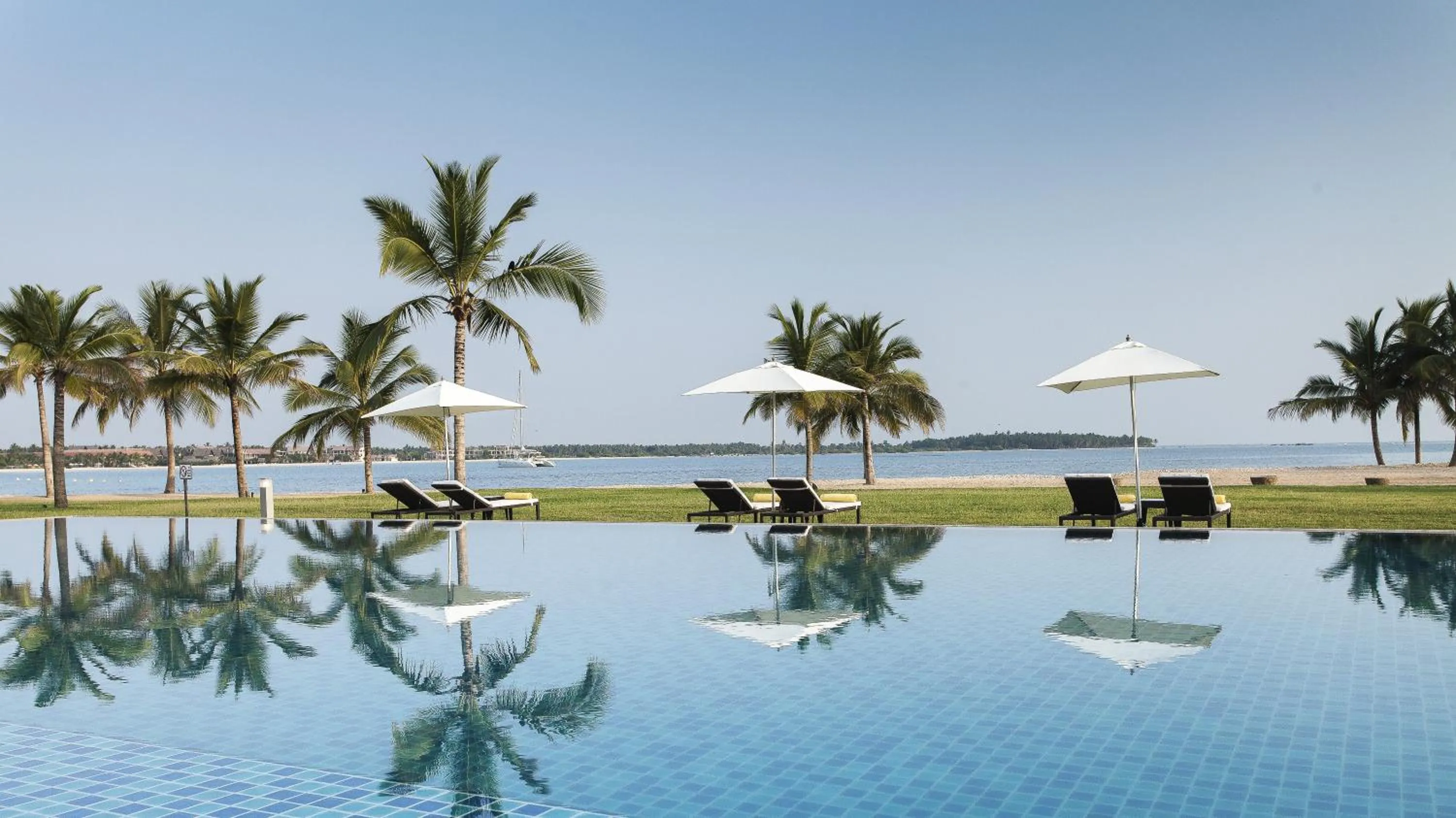 Day in Amaya Beach Passikudah