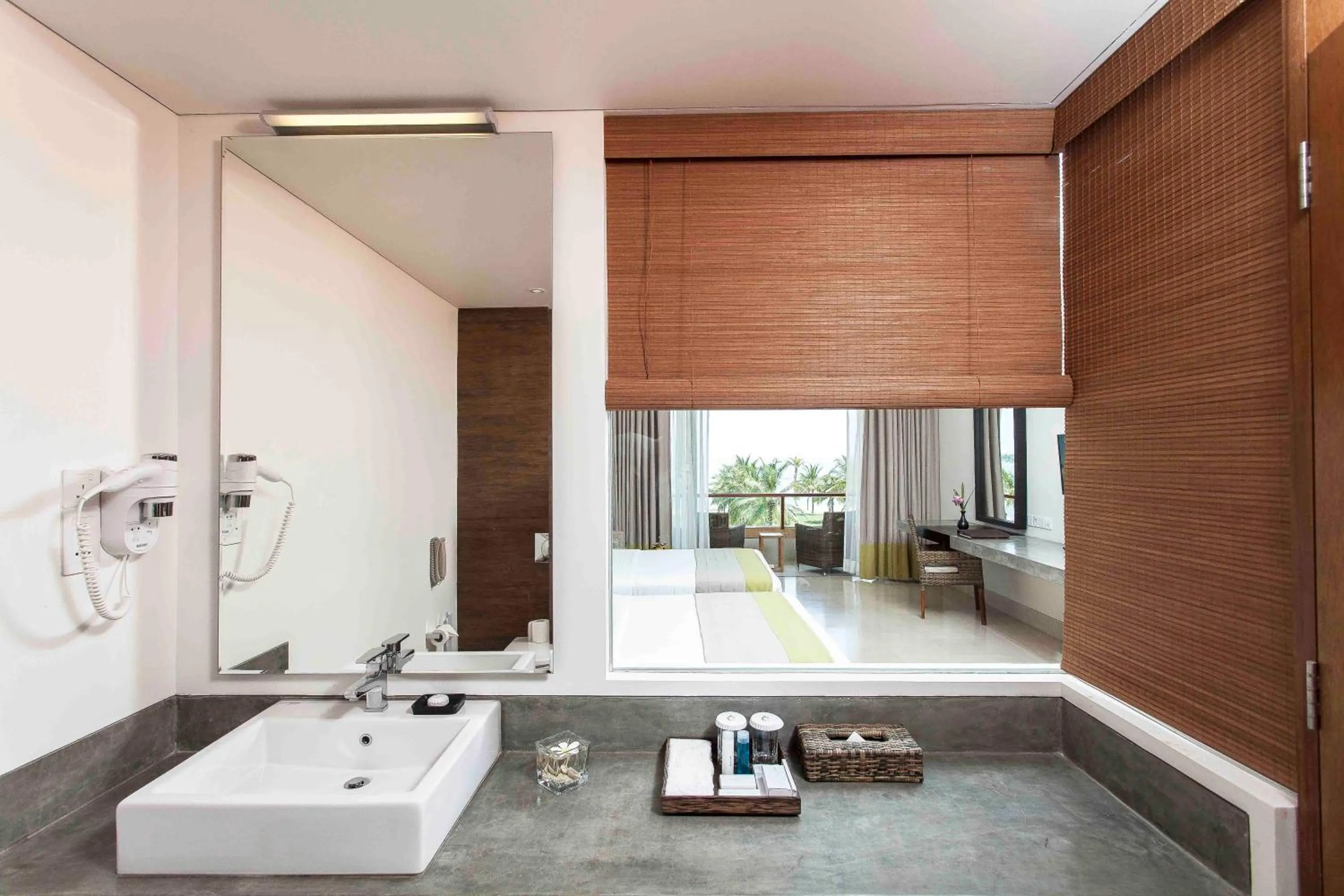 Toilet in Amaya Beach Passikudah