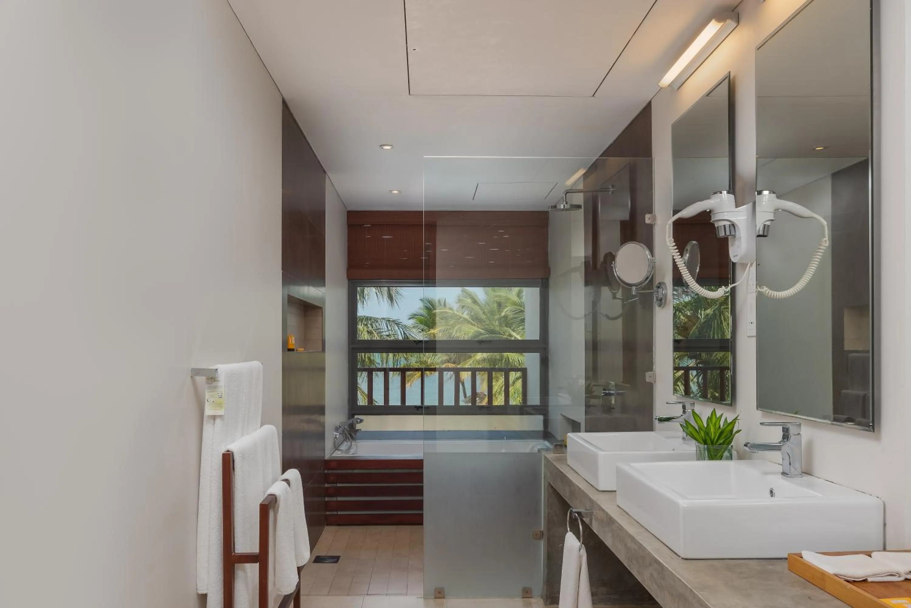 Toilet in Amaya Beach Passikudah