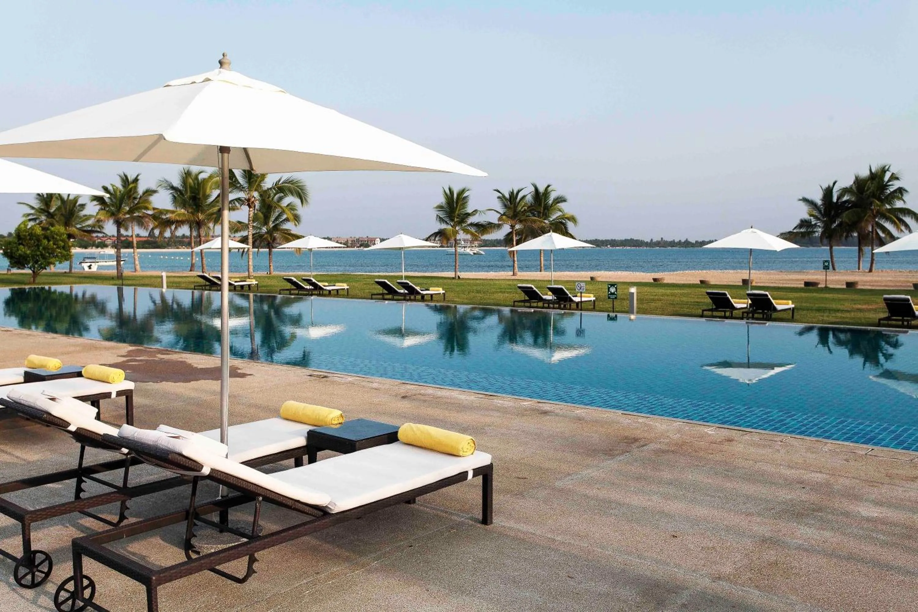 Swimming pool in Amaya Beach Passikudah