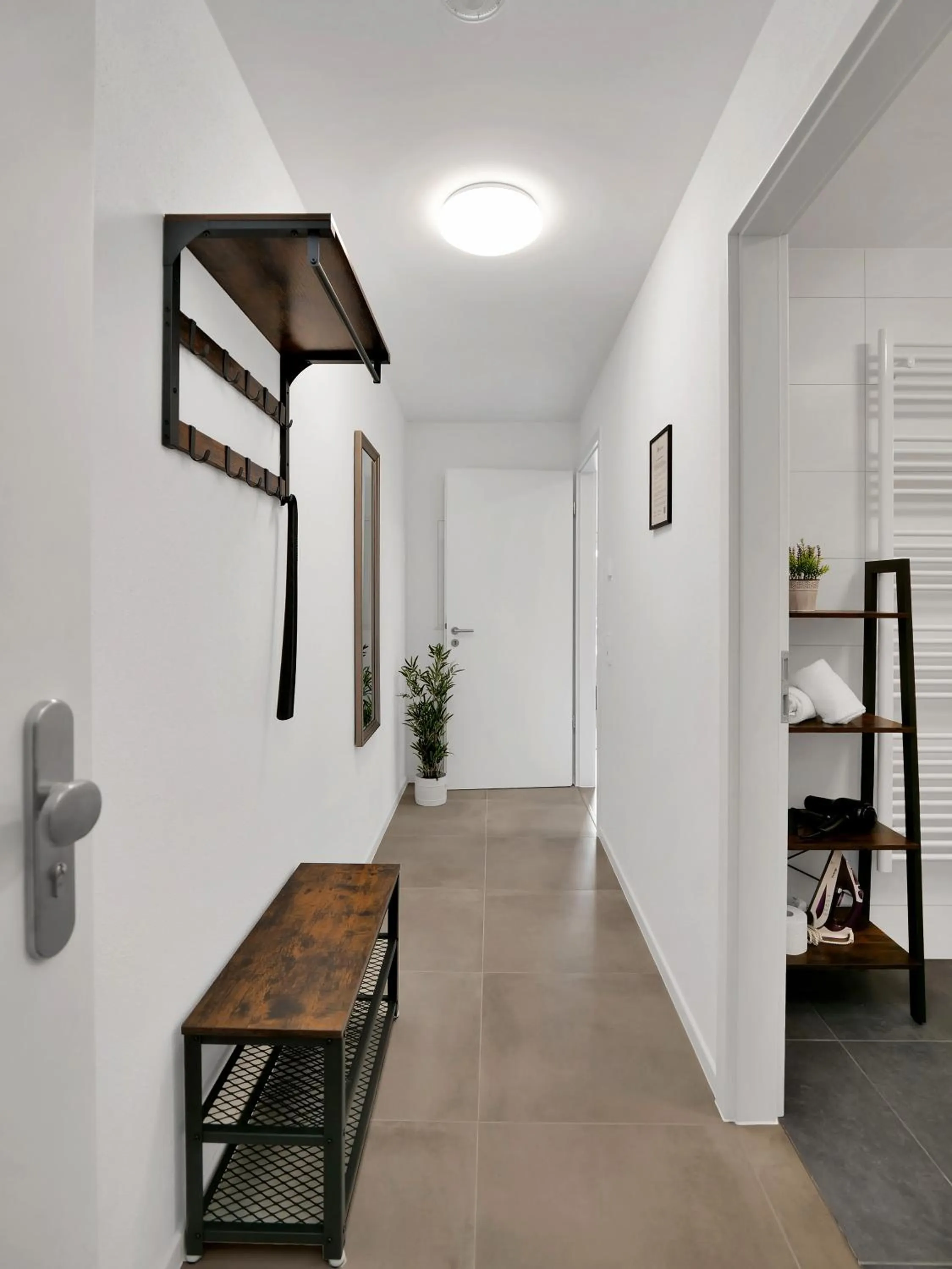 Facade/entrance in INhome Studio Apartment - Küche - Parken - TV