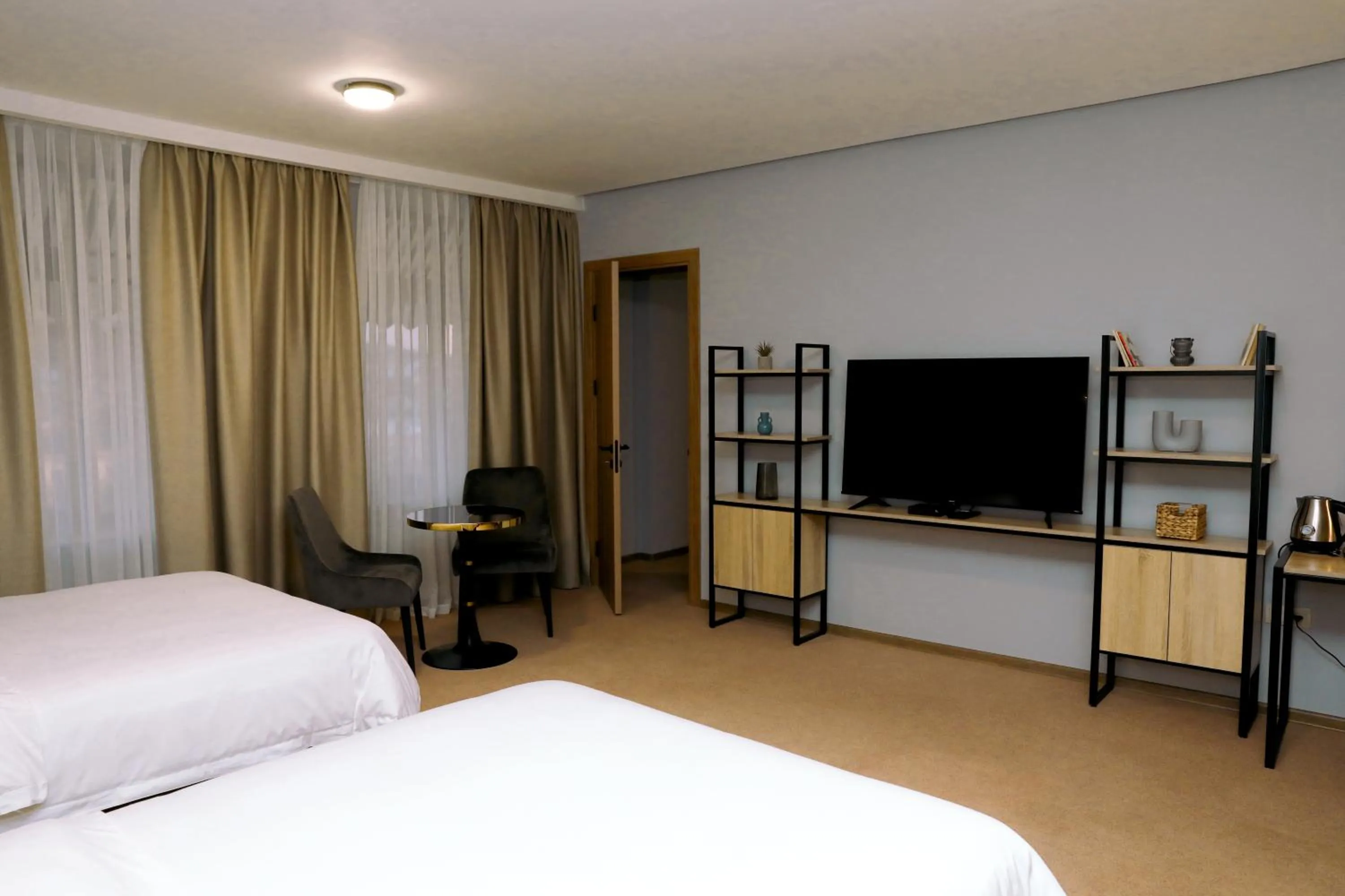 Property building, Bed in Felinger Concept Hotel