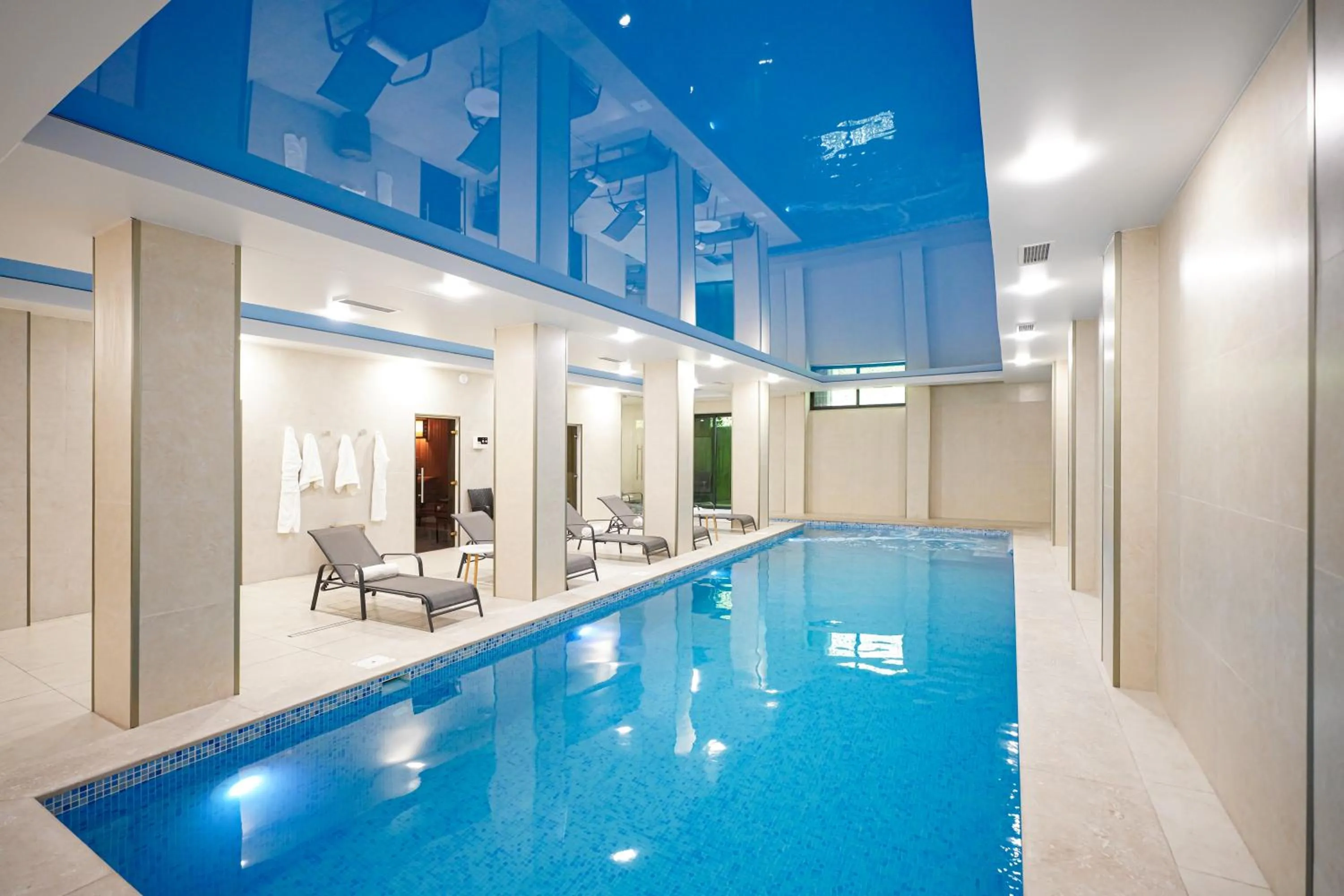 Pool view in Felinger Concept Hotel