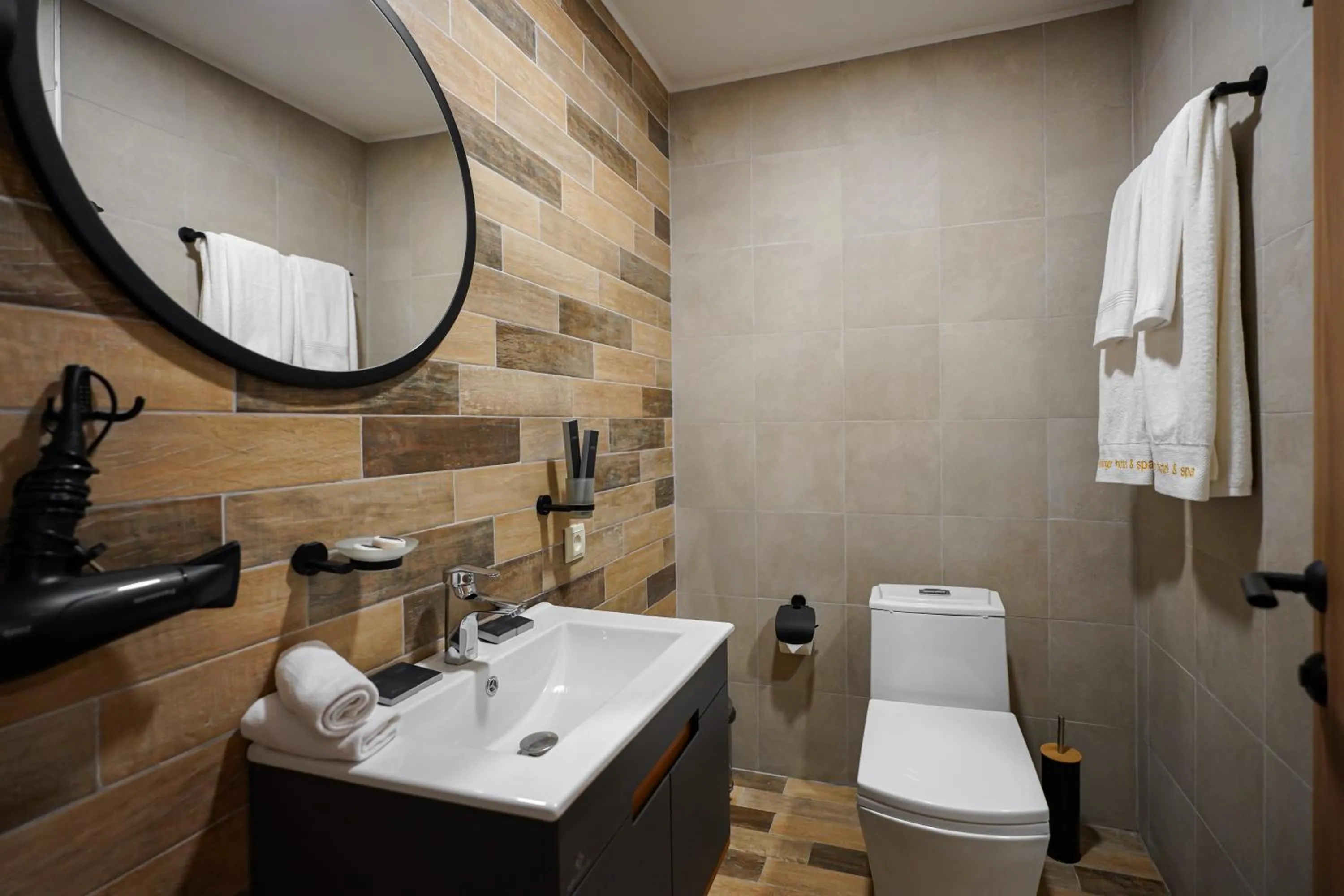 Shower in Felinger Concept Hotel