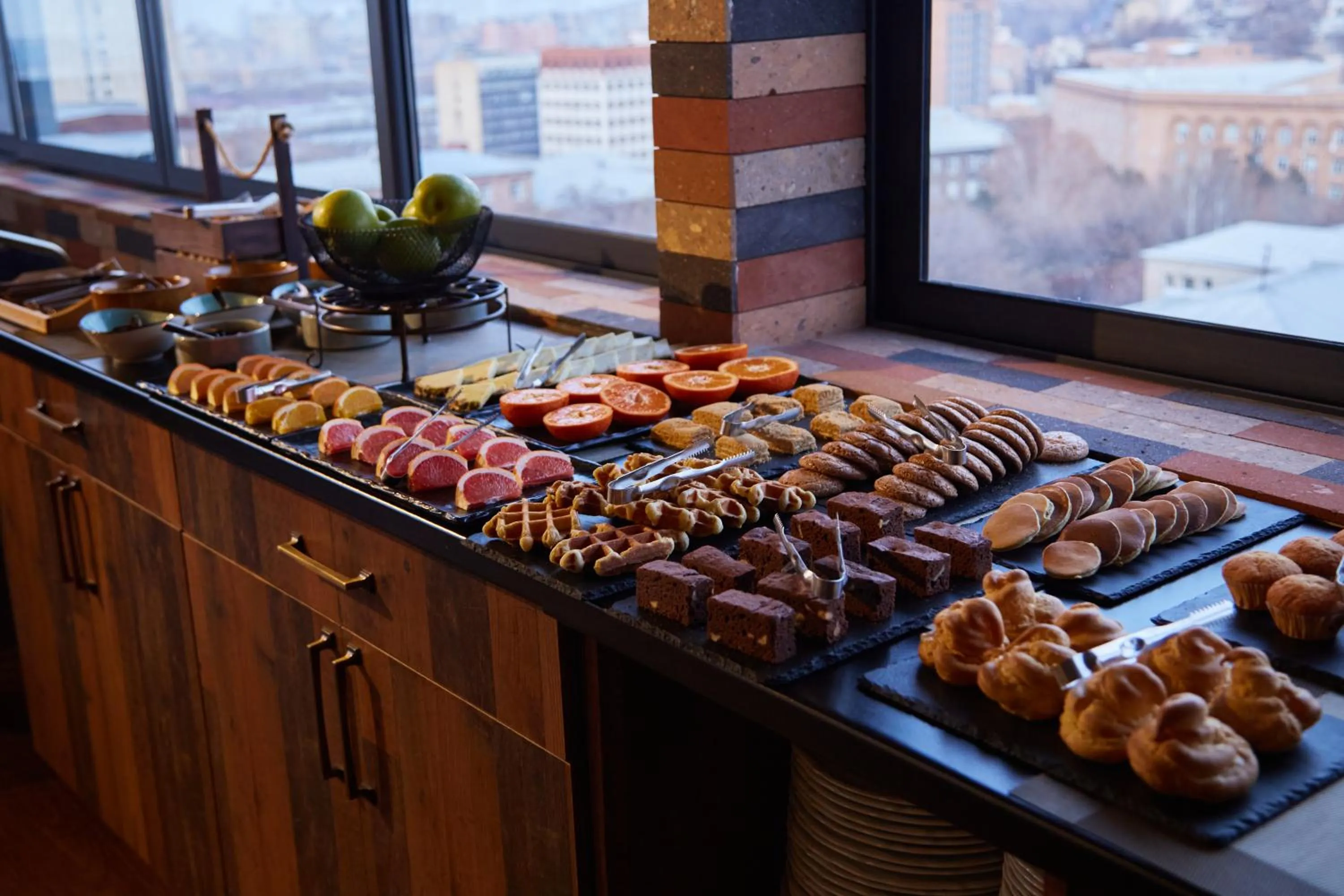 Buffet breakfast in Felinger Concept Hotel