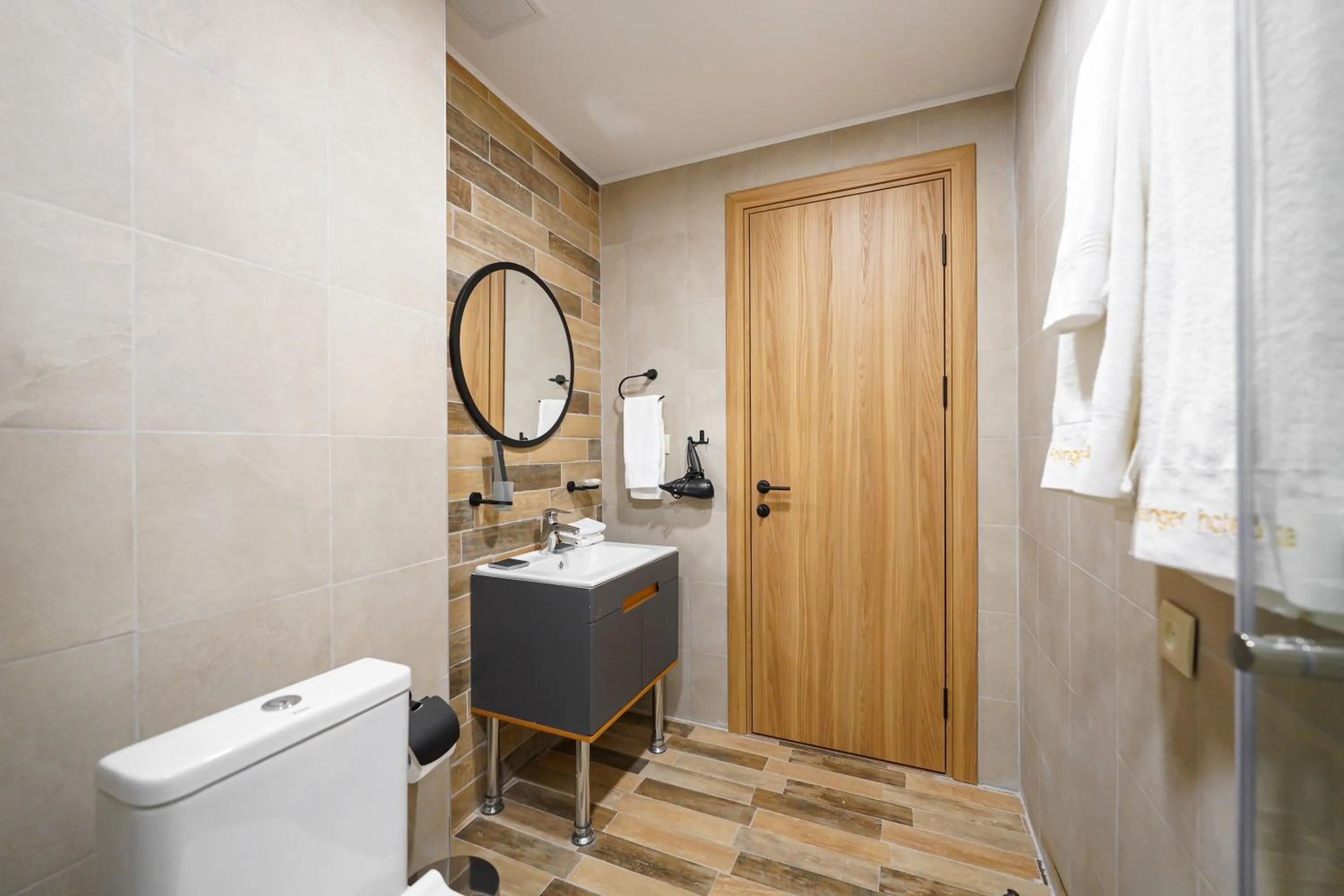 Shower in Felinger Concept Hotel