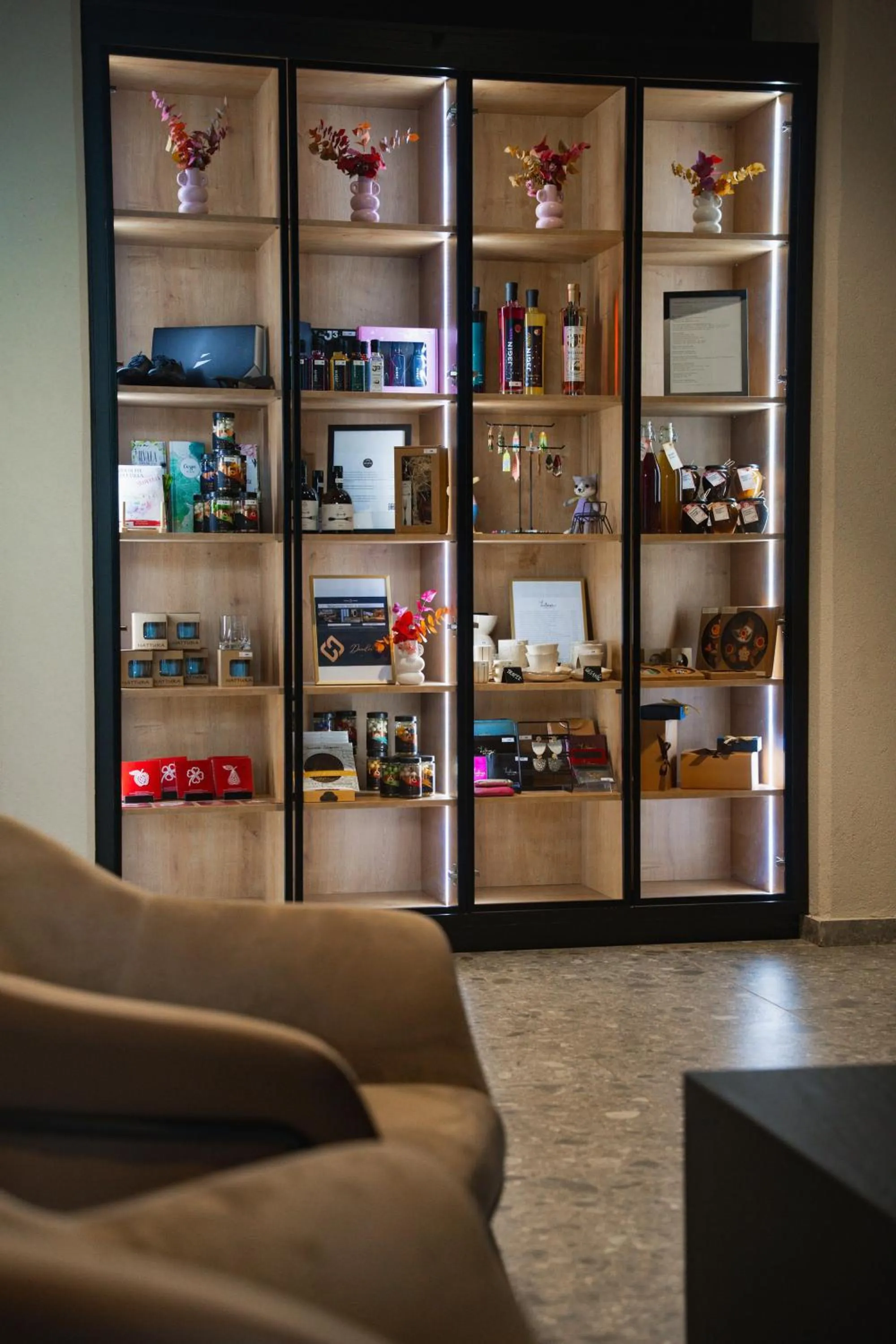 On-site shops in Hotel Lonca