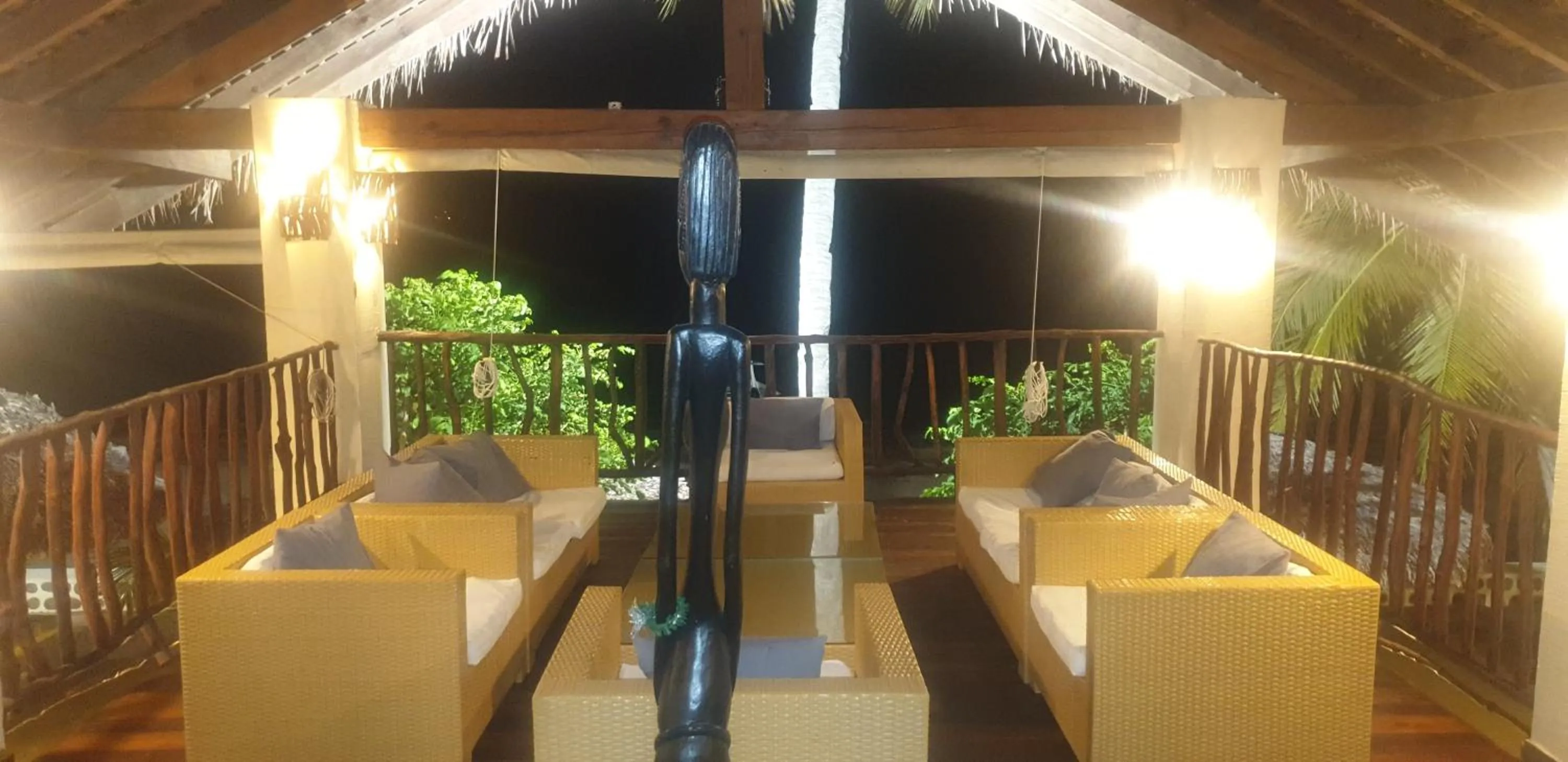 Lounge or bar in Anjiamarango Beach Resort