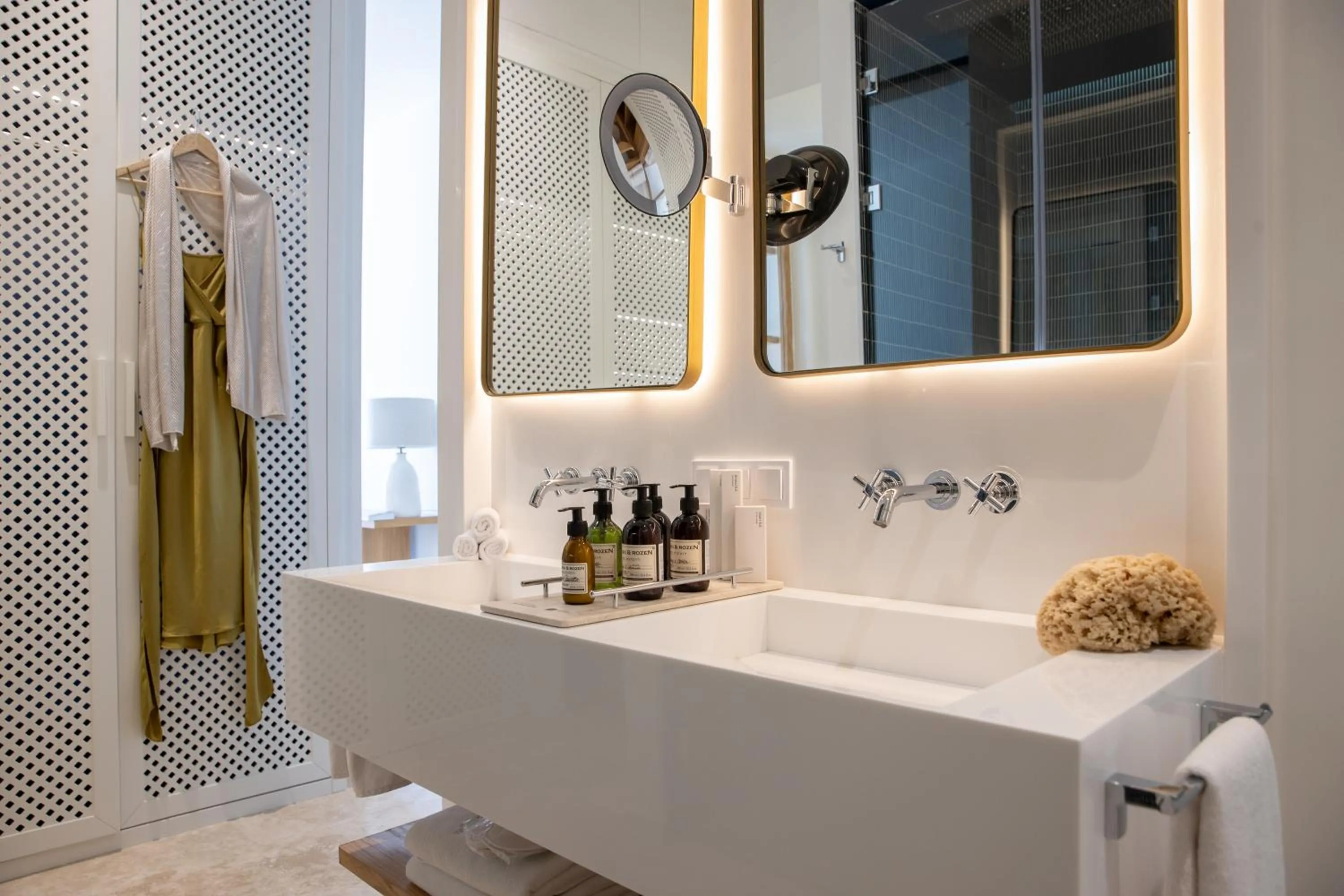 Bathroom in Yalikavak Marina Hotel By Social Living Collection