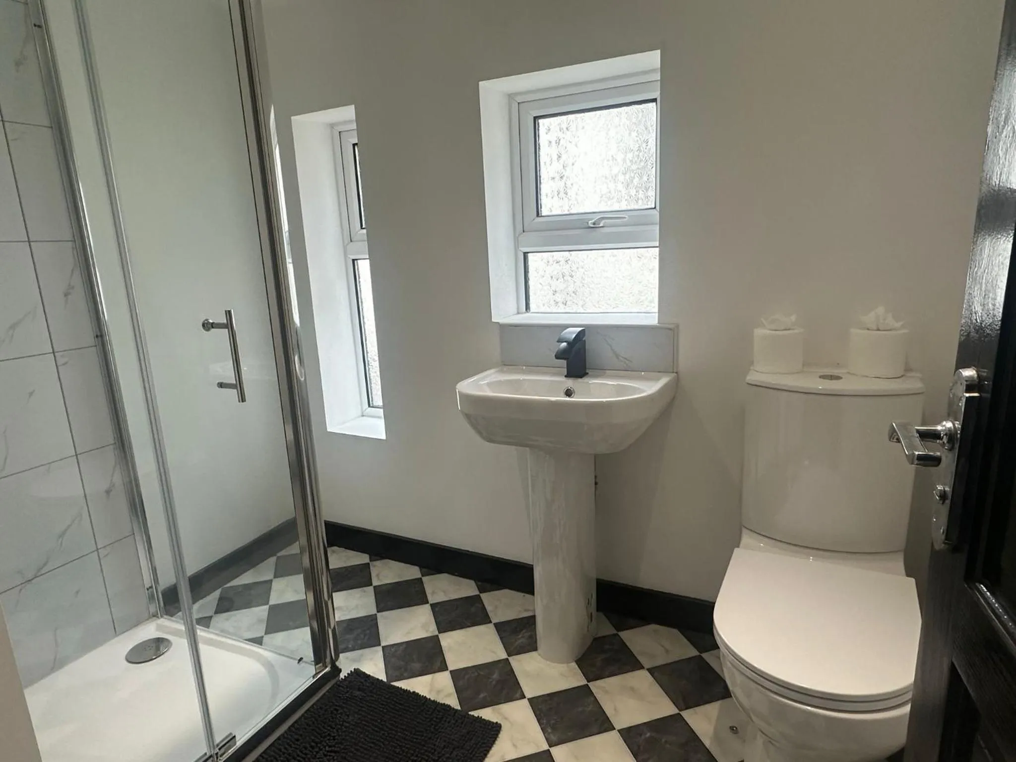 Bathroom in OYO The Avenue