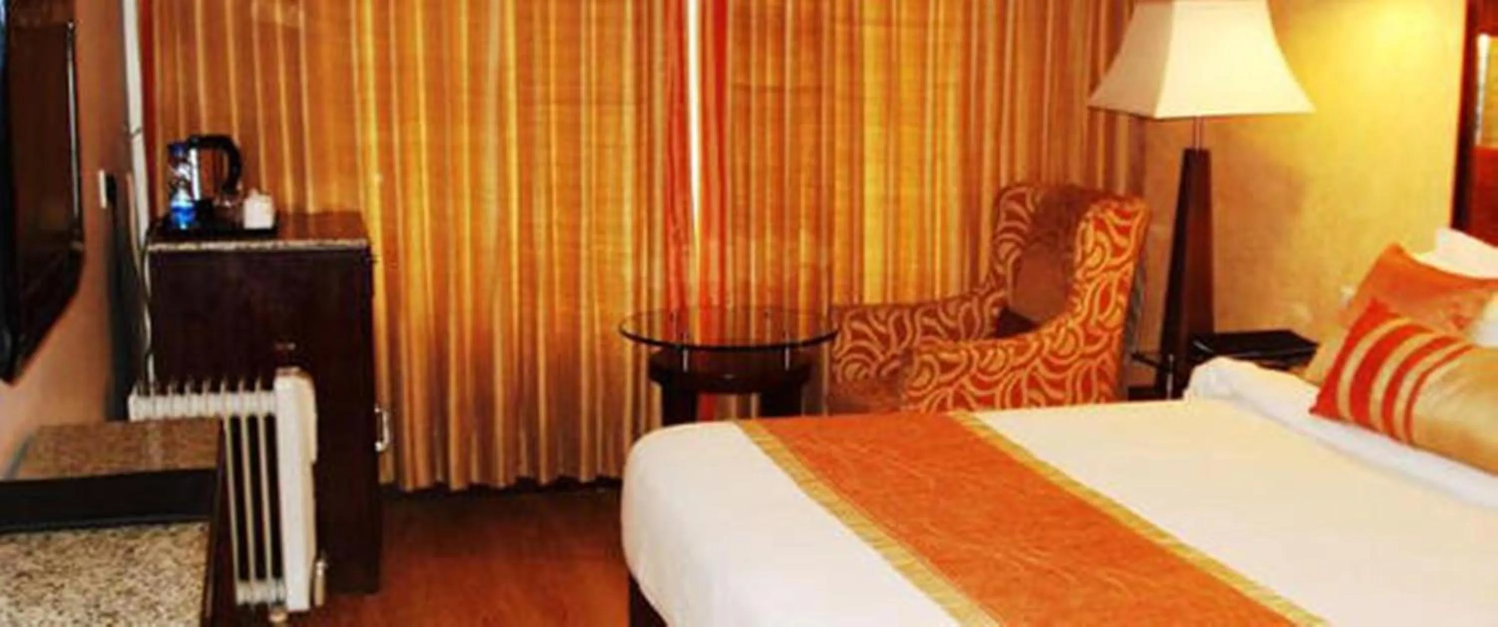 Bedroom, Bed in Royal Orchid Fort Resort Mussoorie