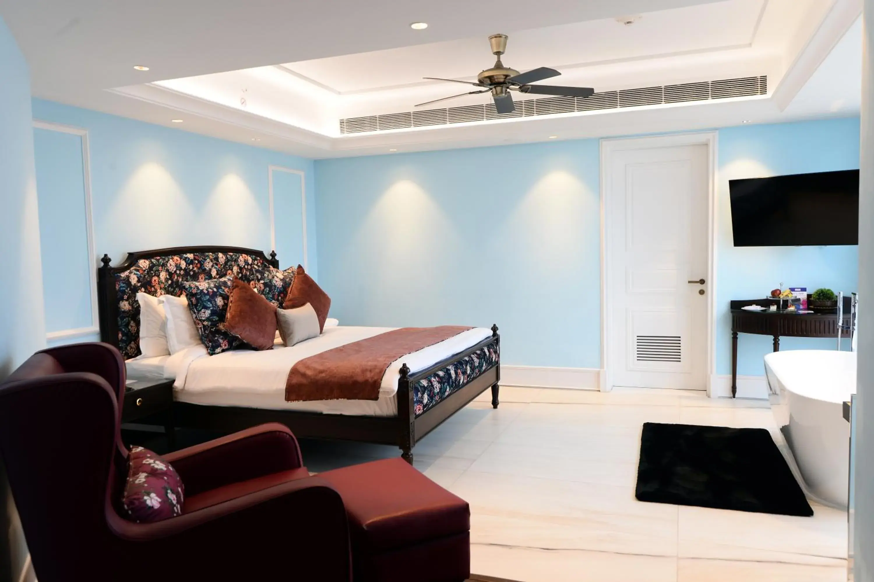 Suite with Hot Tub - single occupancy in Royal Orchid Fort Resort Mussoorie Suite with Hot Tub - single occupancy in Royal Orchid Fort Resort Mussoorie