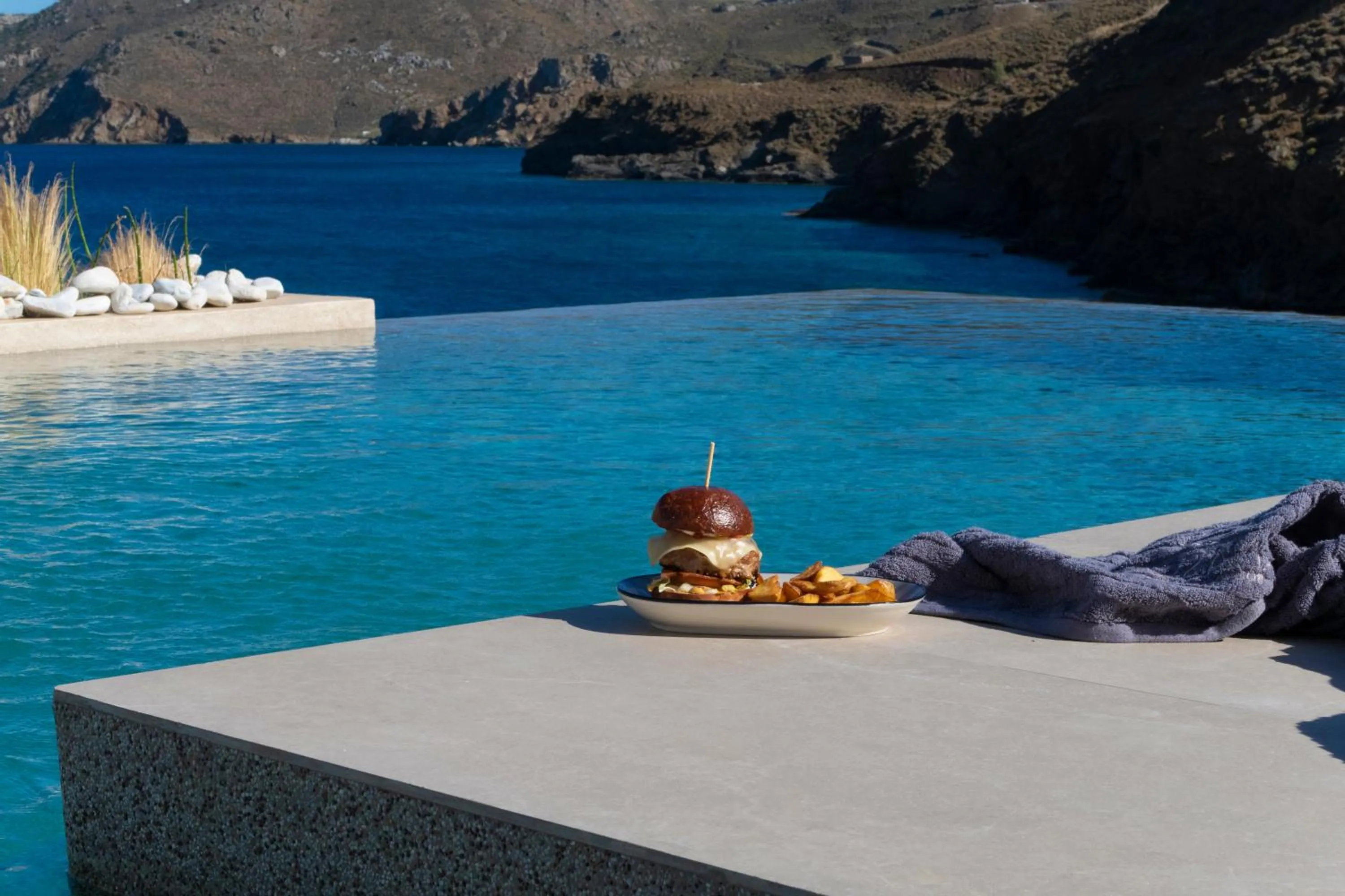 Restaurant/places to eat in Elesia Boutique Hotel