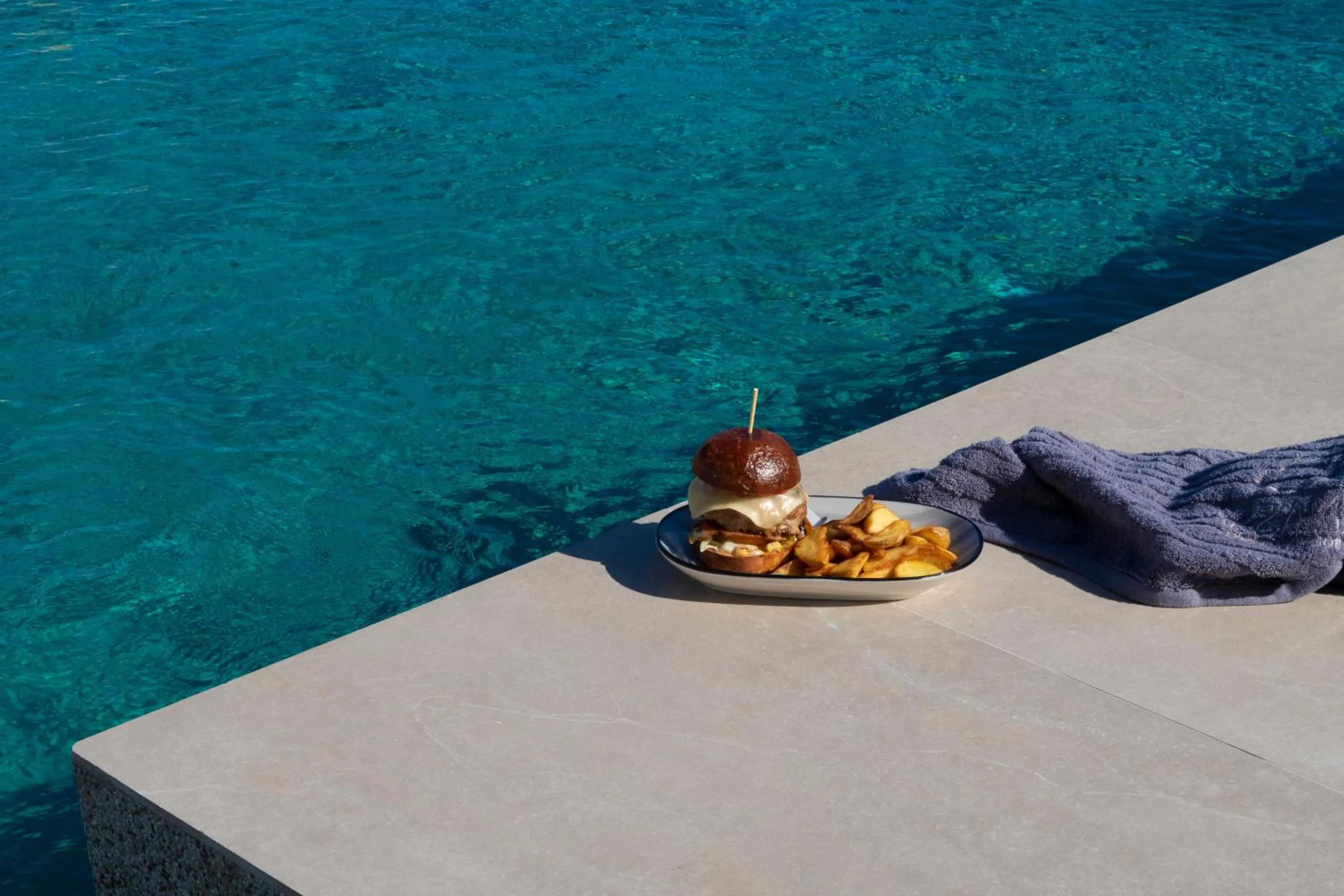 Restaurant/places to eat in Elesia Boutique Hotel