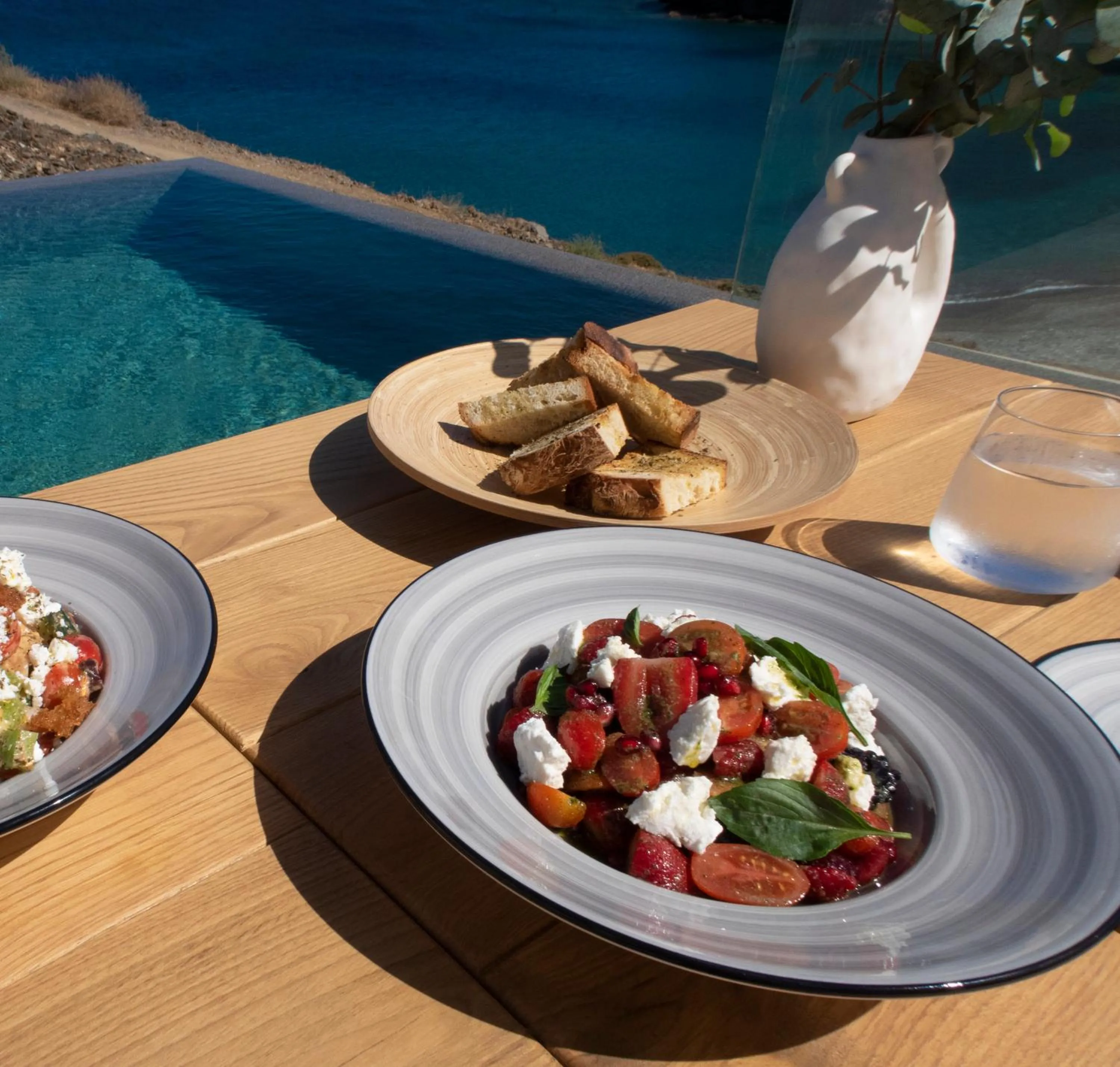 Restaurant/places to eat in Elesia Boutique Hotel