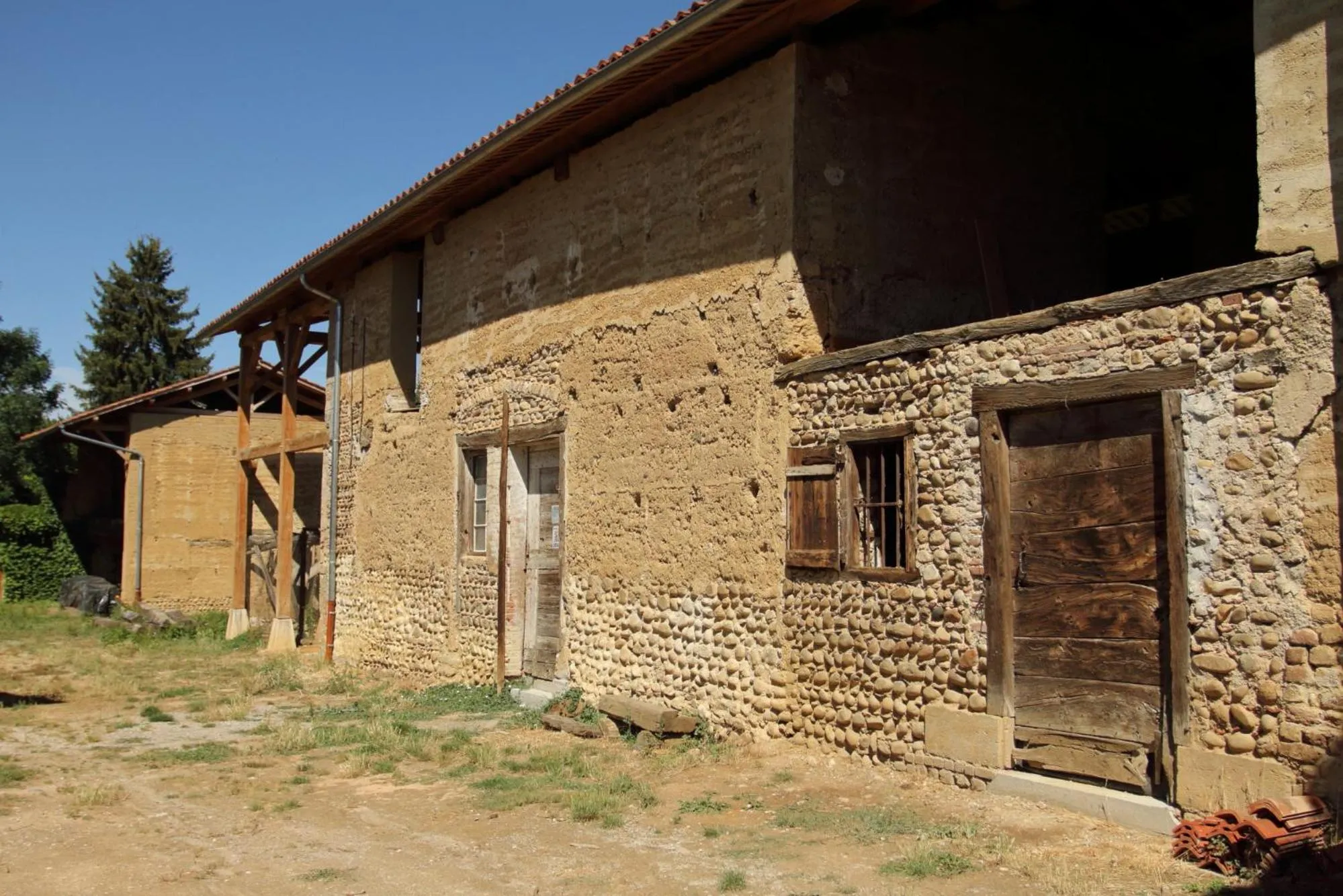 Property building in La ferme de Berlioz