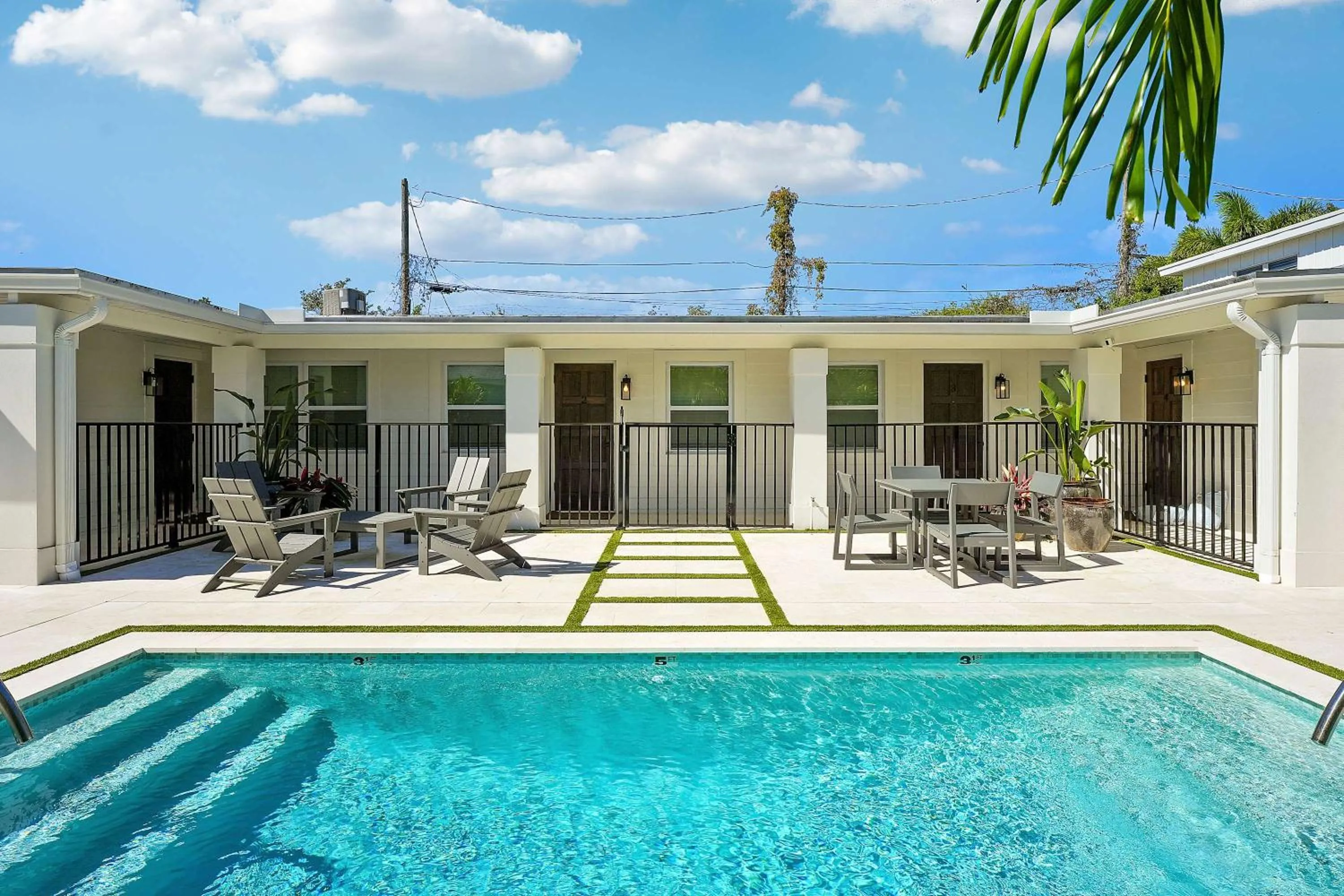 Remodeled Downtown Apartment #1