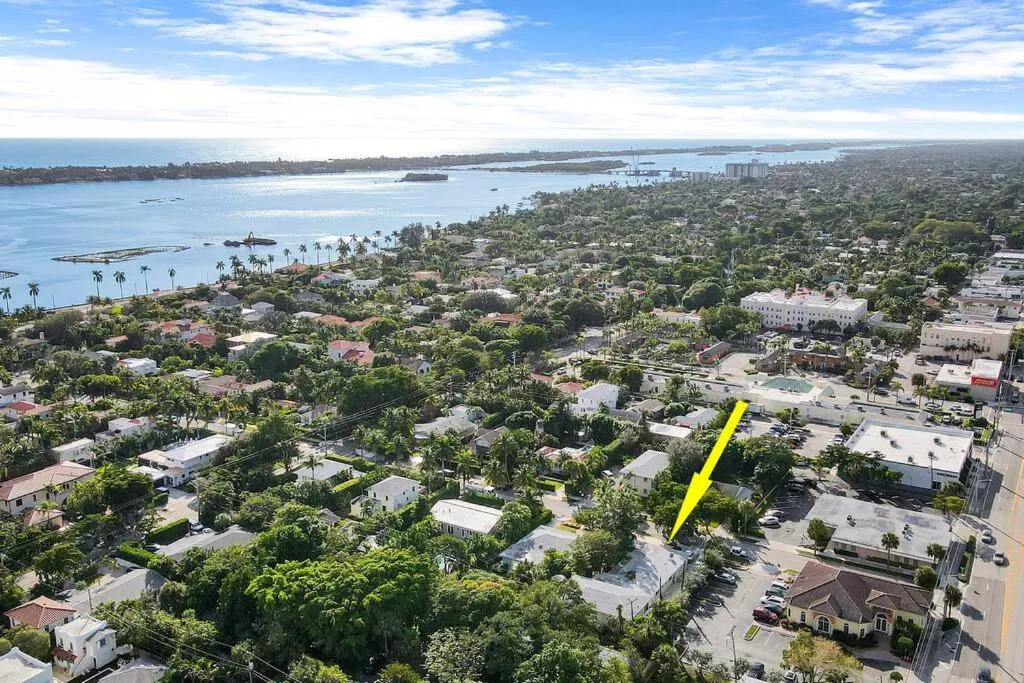 Remodeled Downtown Apartment #1