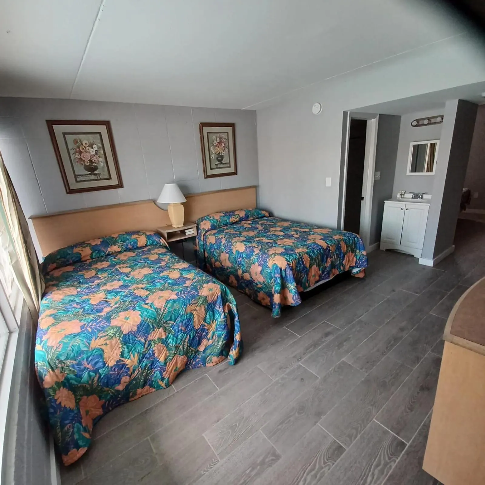 Photo of the whole room, Bed in Palmsbythebeach