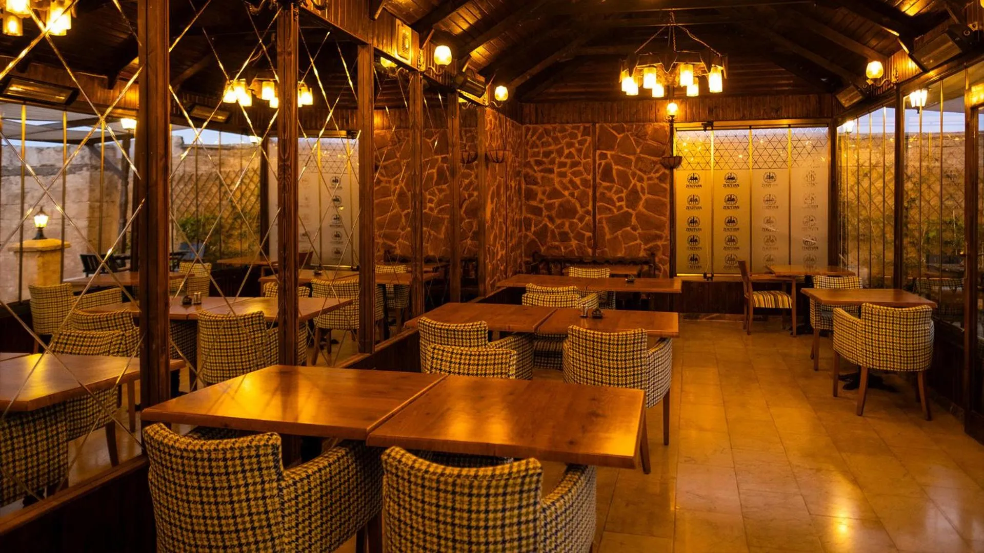 Balcony/Terrace in zerzevan hotel