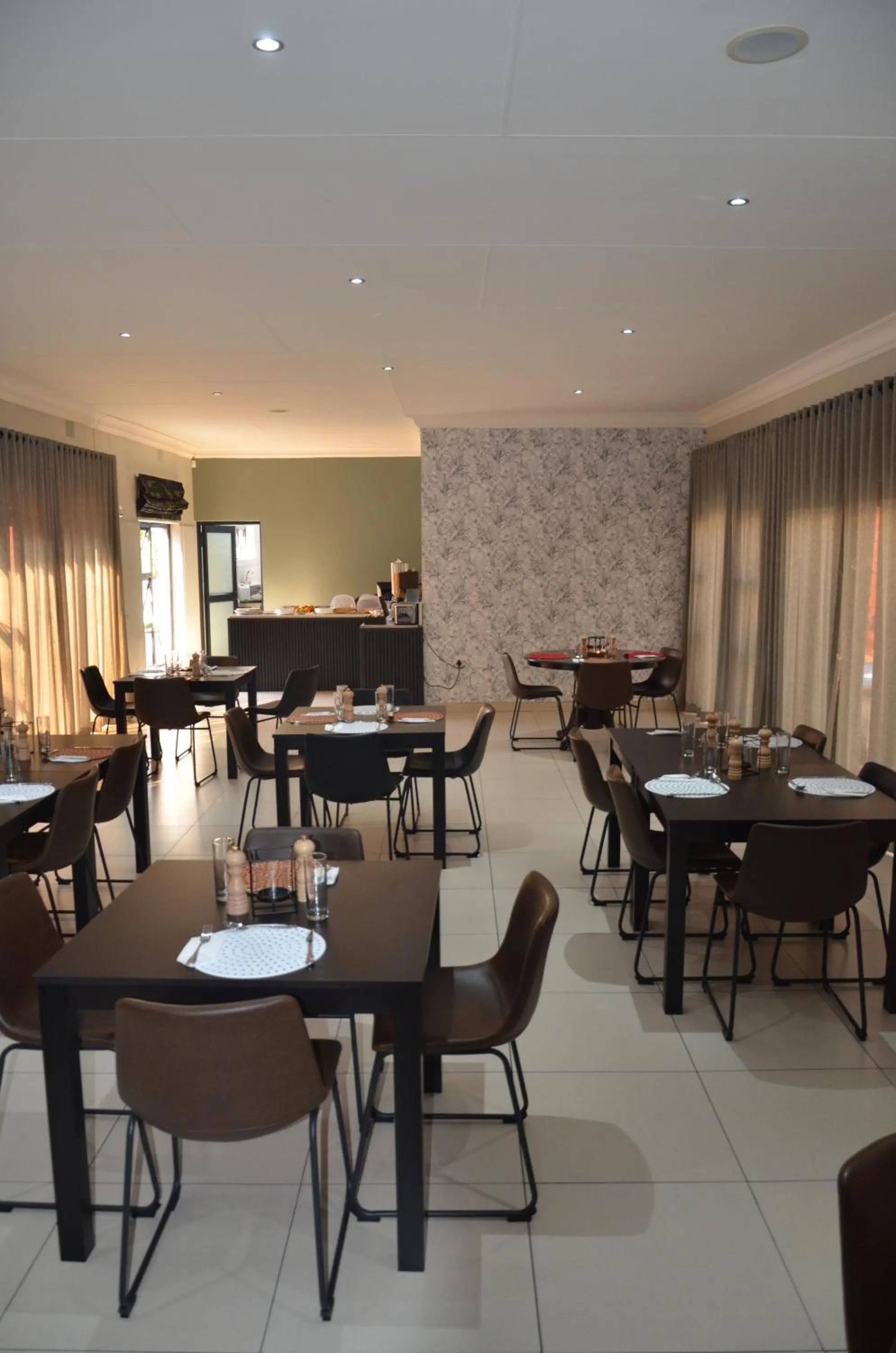 Restaurant/places to eat in Windhoek Gardens Boutique Hotel